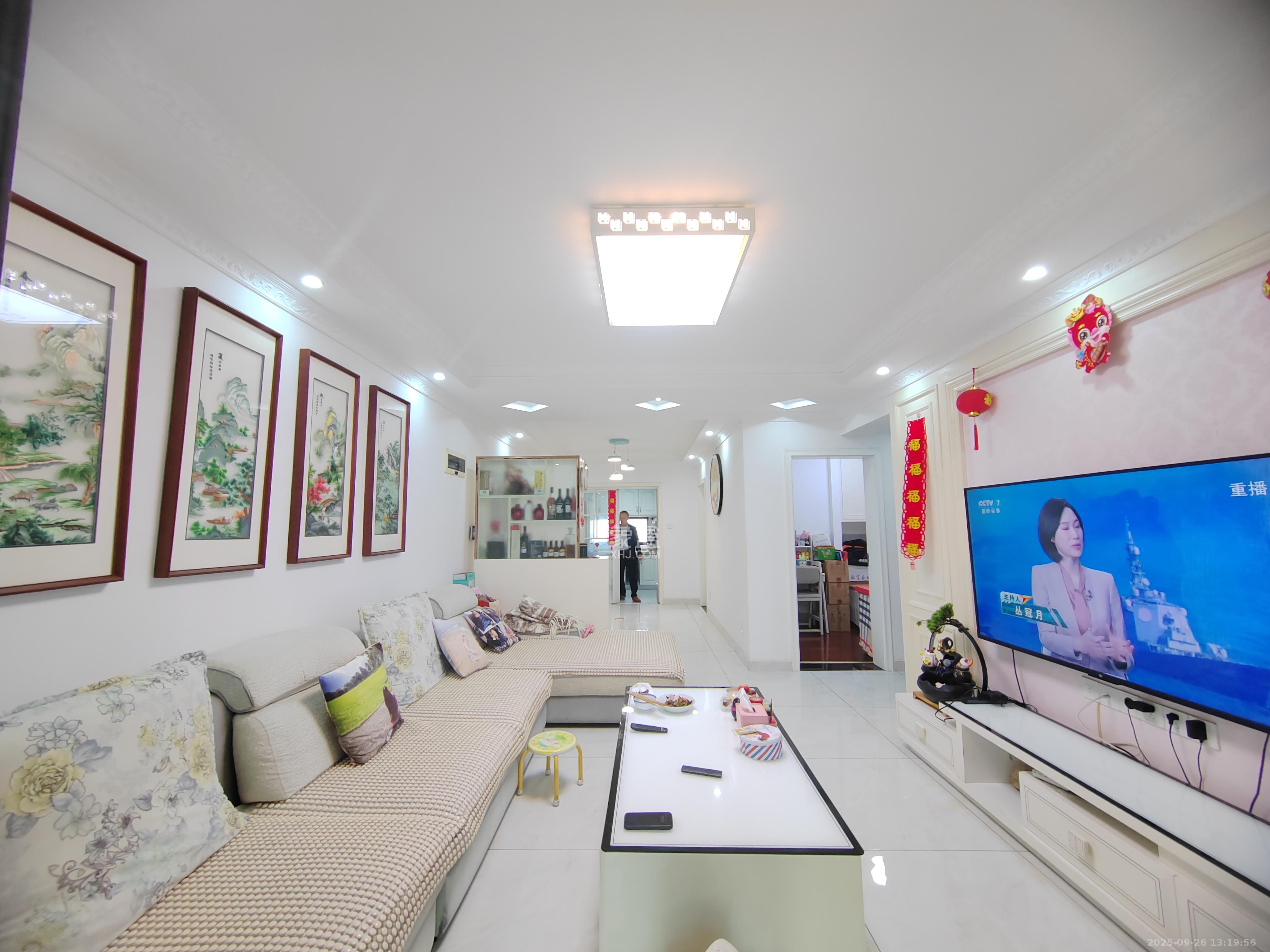 绿地中央广场 3室2厅1卫 3300.0元/月 绿地中央广场 3室2厅1卫 3300.0元/月室内图