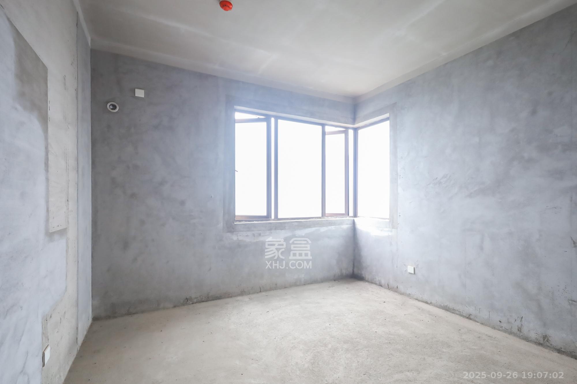 保利西海岸A区 4室2厅2卫 280.0万 保利西海岸A区 4室2厅2卫 280.0万卧室