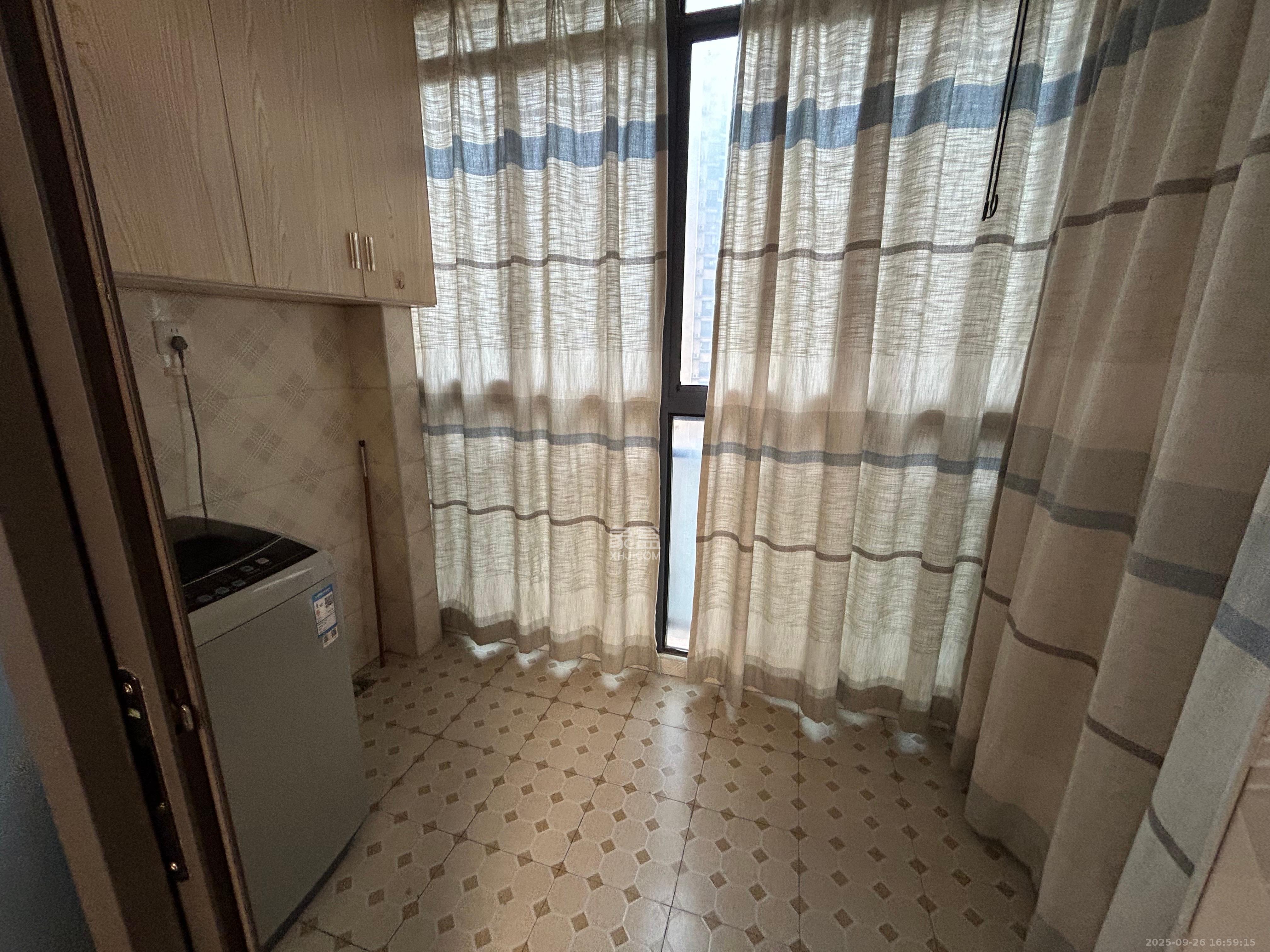 兴威帕克水岸  3室1厅1卫   2200.00元/月室内图