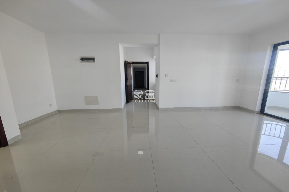 龙城新景 3室2厅2卫 143.0万 龙城新景 3室2厅2卫 143.0万客厅