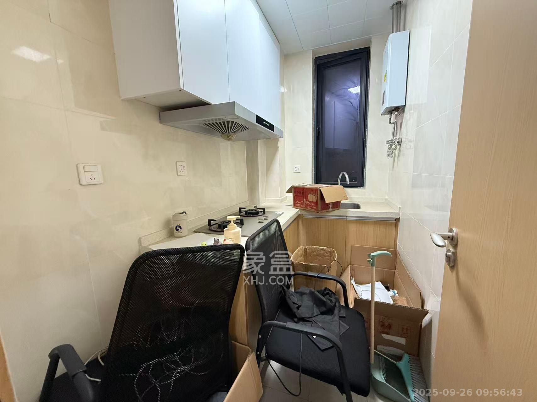 启迪协信中心 2室2厅1卫 2400.0元/月 启迪协信中心 2室2厅1卫 2400.0元/月室内图