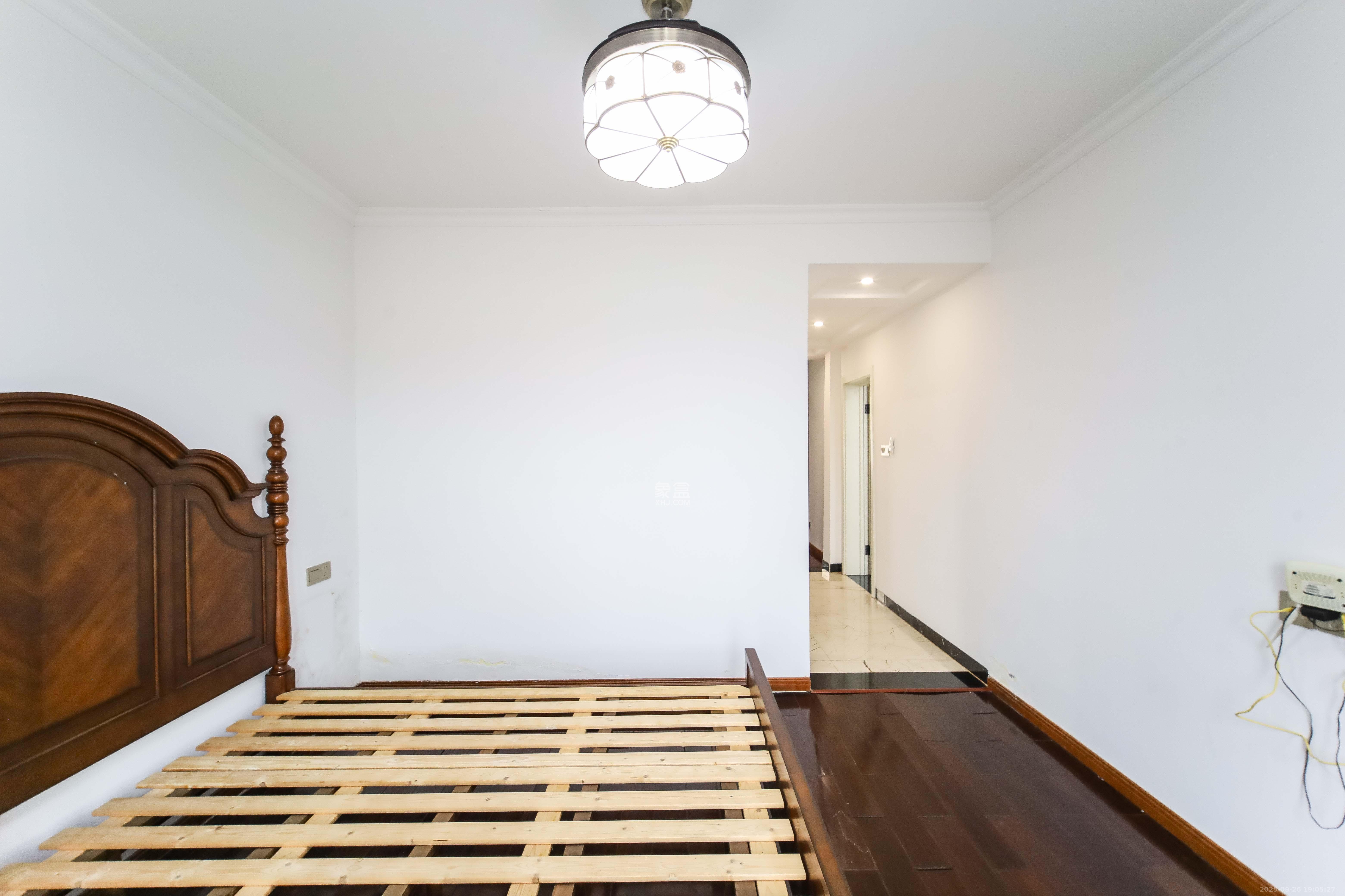 世嘉国际华城  3室2厅2卫    126.0万卧室