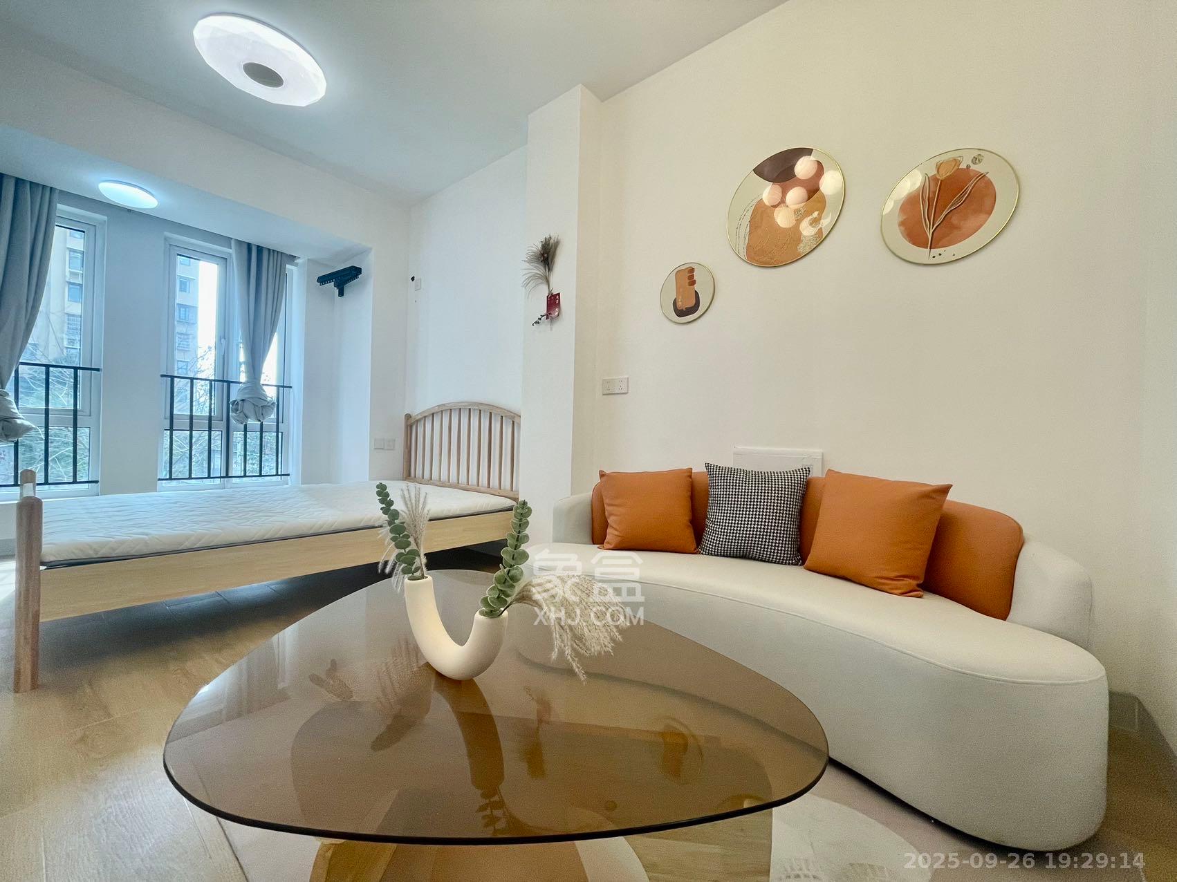 金地铂悦  1室1厅1卫    1300.0元/月 金地铂悦  1室1厅1卫    1300.0元/月