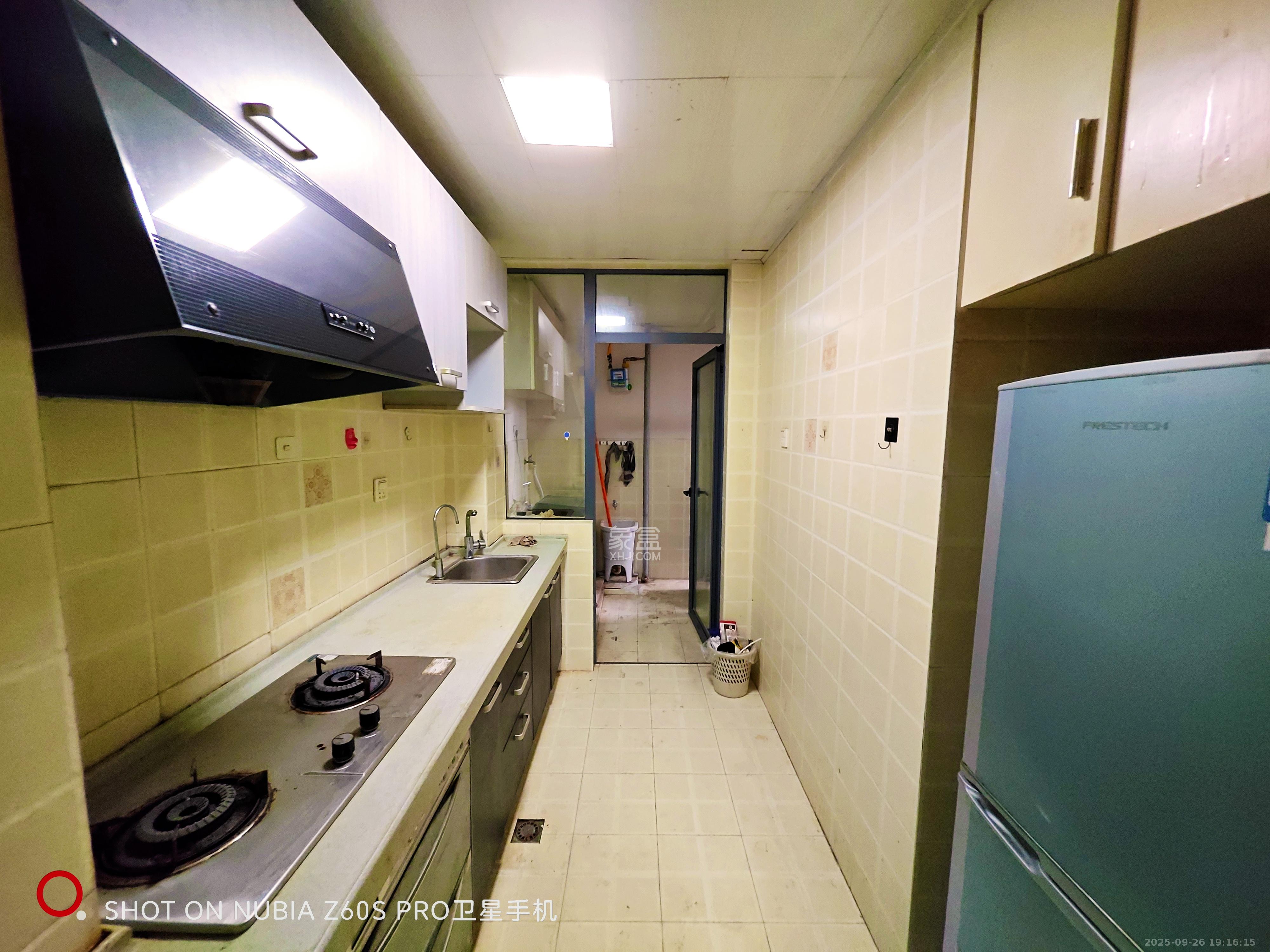 湘域中央  2室1厅1卫    2800.0元/月室内图