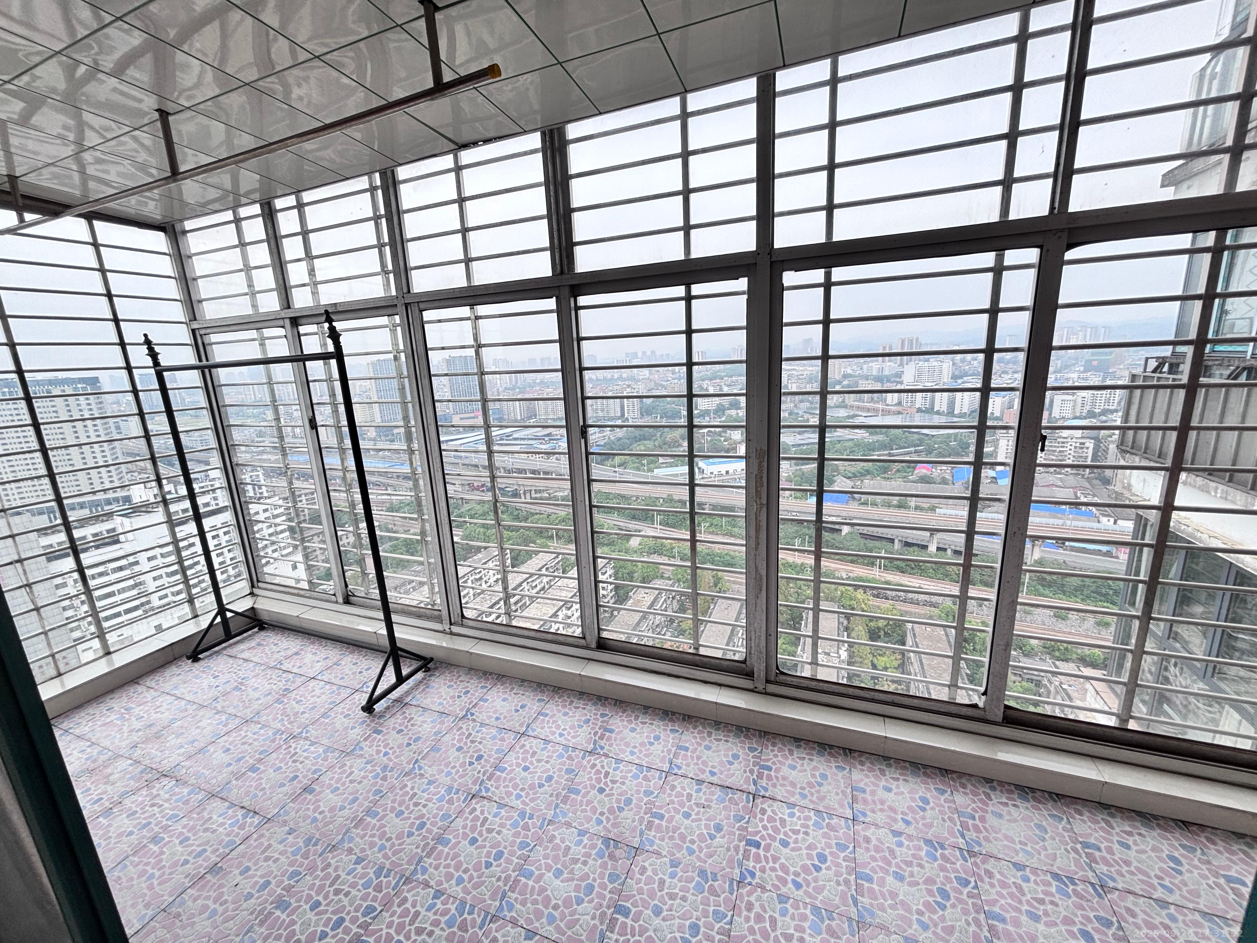 摩登摩天 2室2厅1卫 1300.0元/月 摩登摩天 2室2厅1卫 1300.0元/月室内图