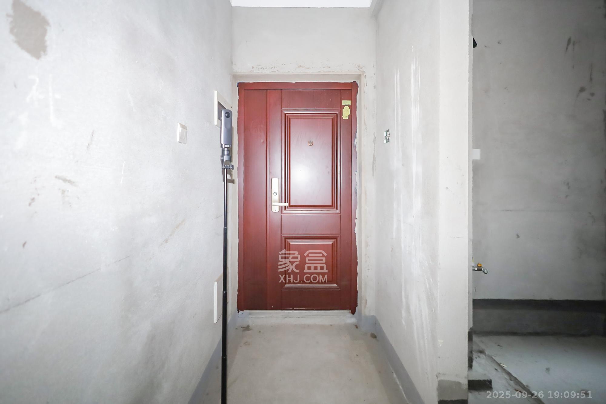 蓝光雍锦阁  3室2厅1卫    118.0万其他