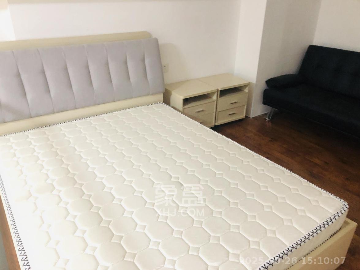 兰亭湾畔 1室1厅1卫 1600.0元/月 兰亭湾畔 1室1厅1卫 1600.0元/月室内图