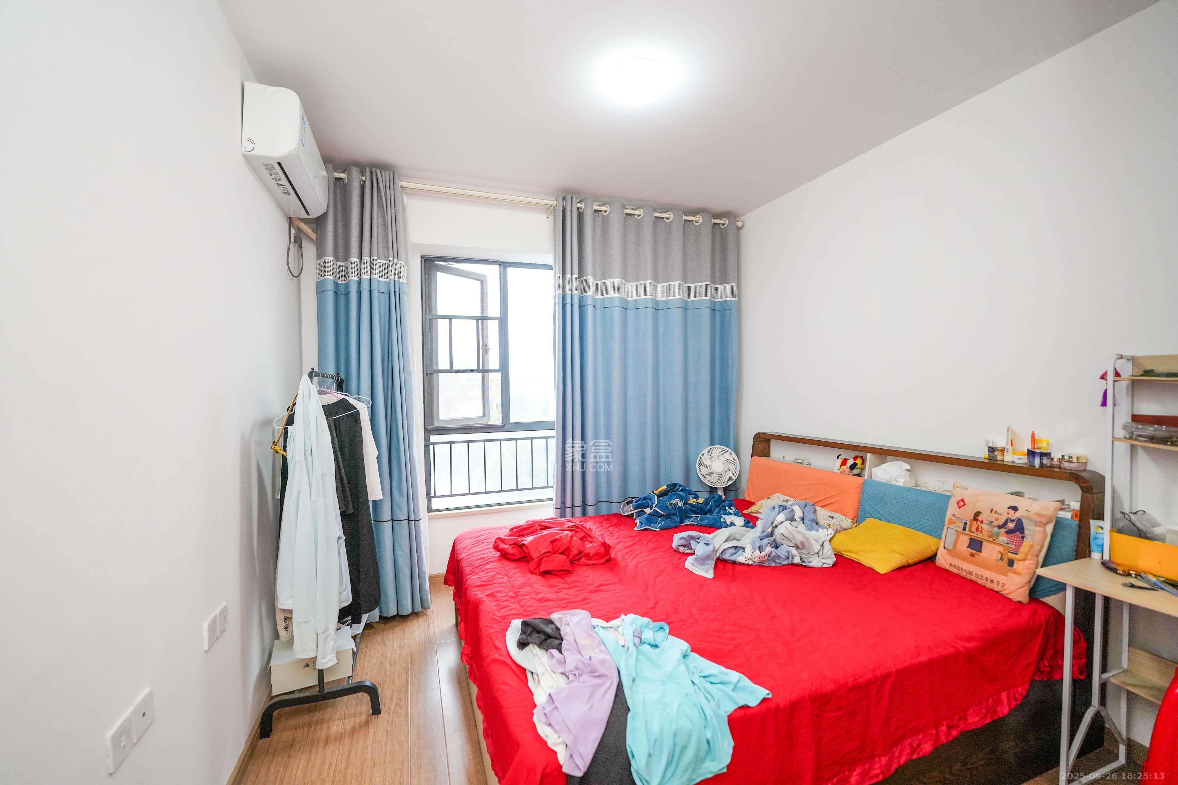 五矿万境蓝山 2室2厅1卫 75.0万 五矿万境蓝山 2室2厅1卫 75.0万卧室