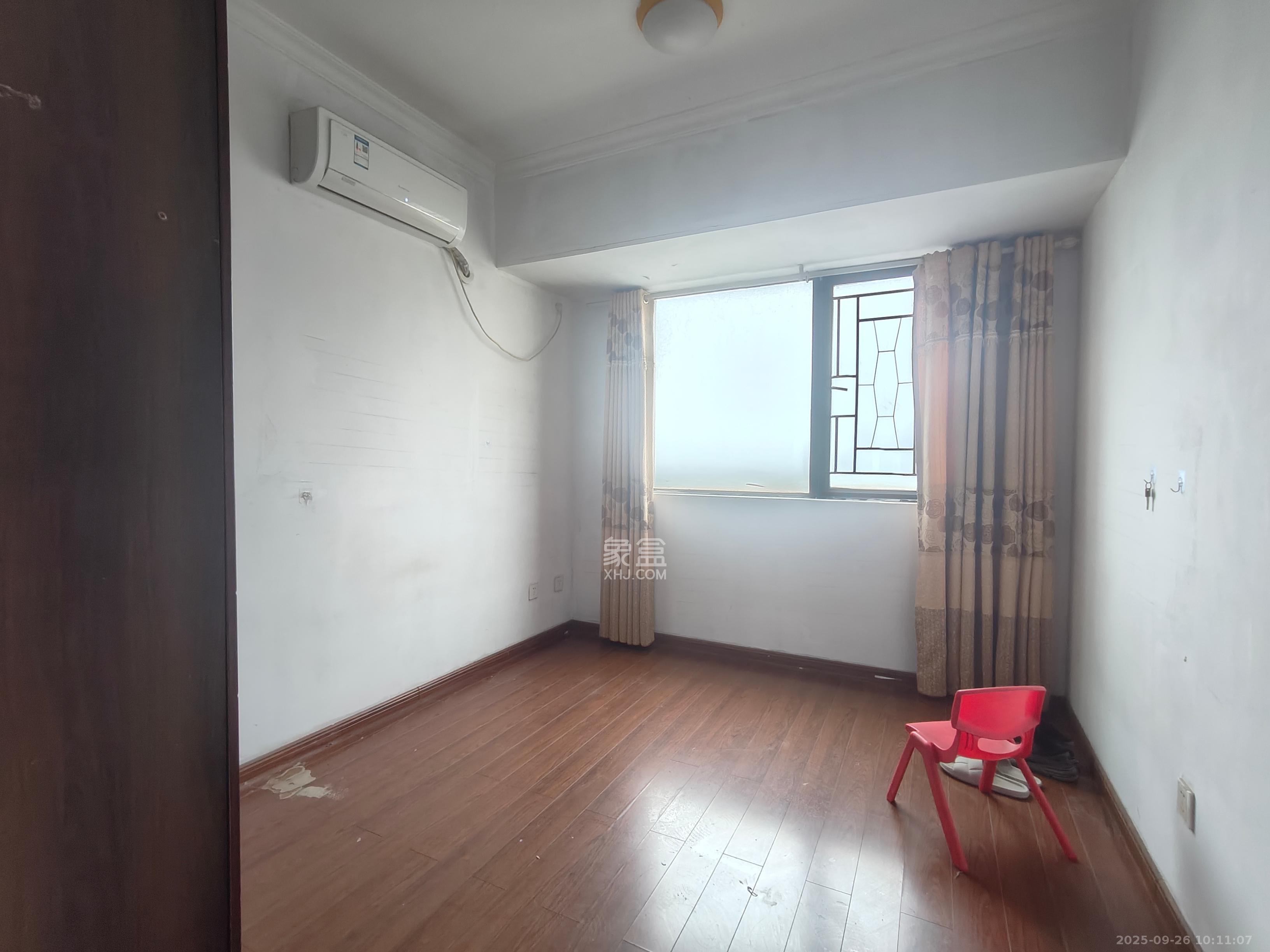 万科城市花园 3室2厅2卫 2400.0元/月 万科城市花园 3室2厅2卫 2400.0元/月室内图