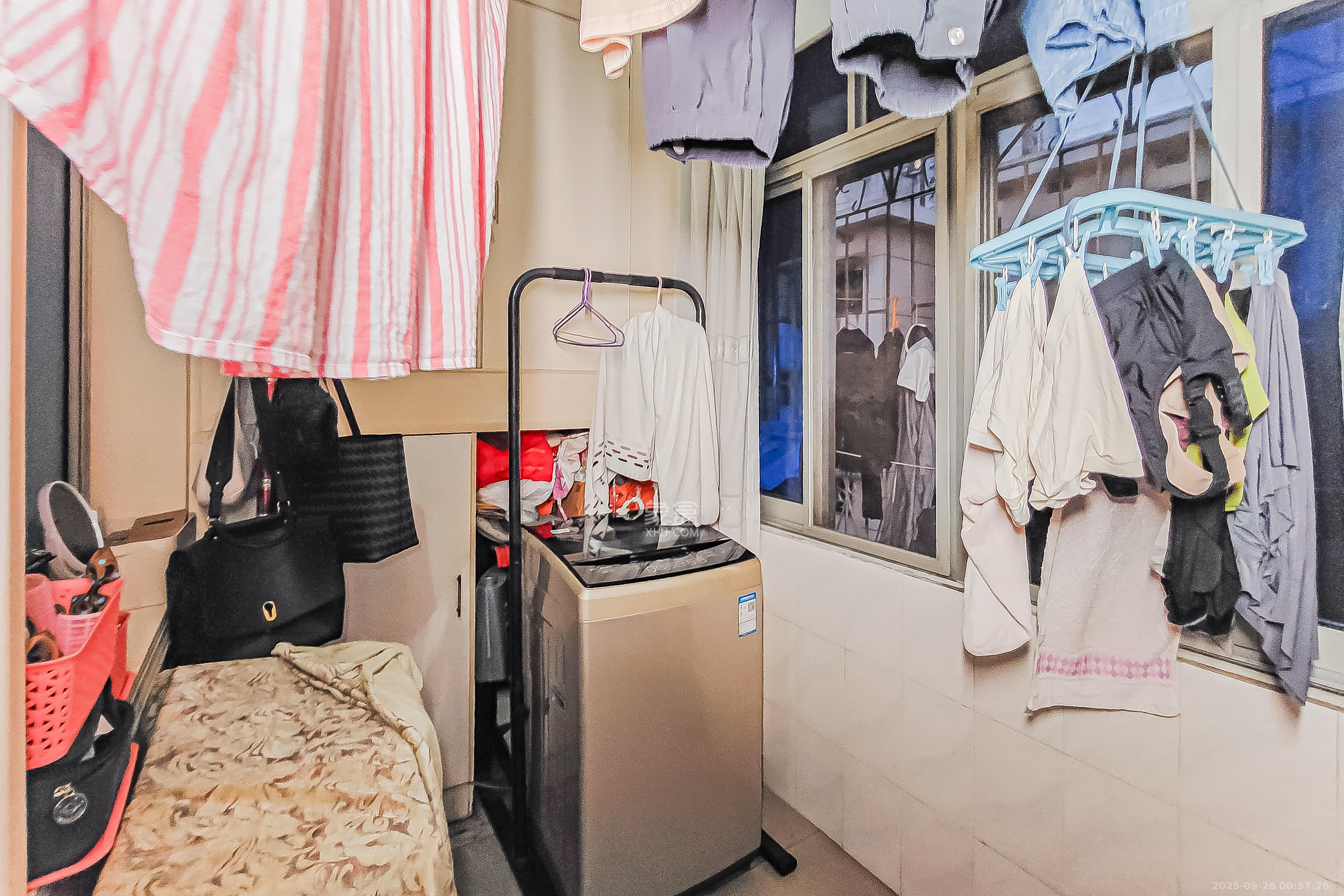 东瓜山三村(东电社区) 2室1厅1卫 50.0万 东瓜山三村(东电社区) 2室1厅1卫 50.0万阳台