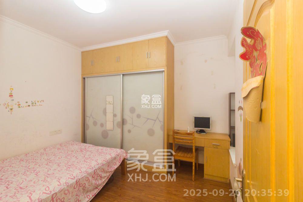 爵士湘  1室2厅1卫    1600.0元/月室内图