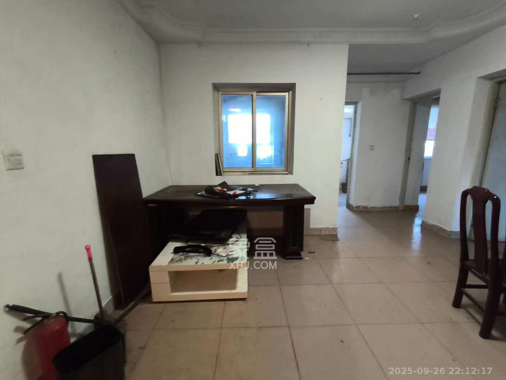 长钢社区（半边山宿舍区）  3室2厅1卫    1700.0元/月室内图