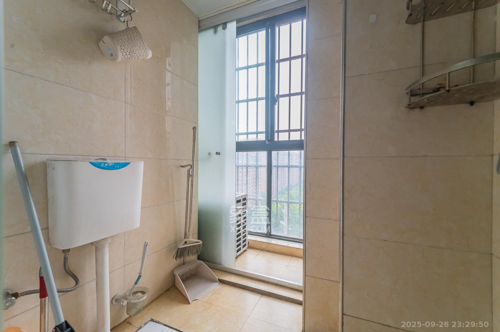 印山蓝色海岸 2室2厅1卫 52.0万 印山蓝色海岸 2室2厅1卫 52.0万卫生间