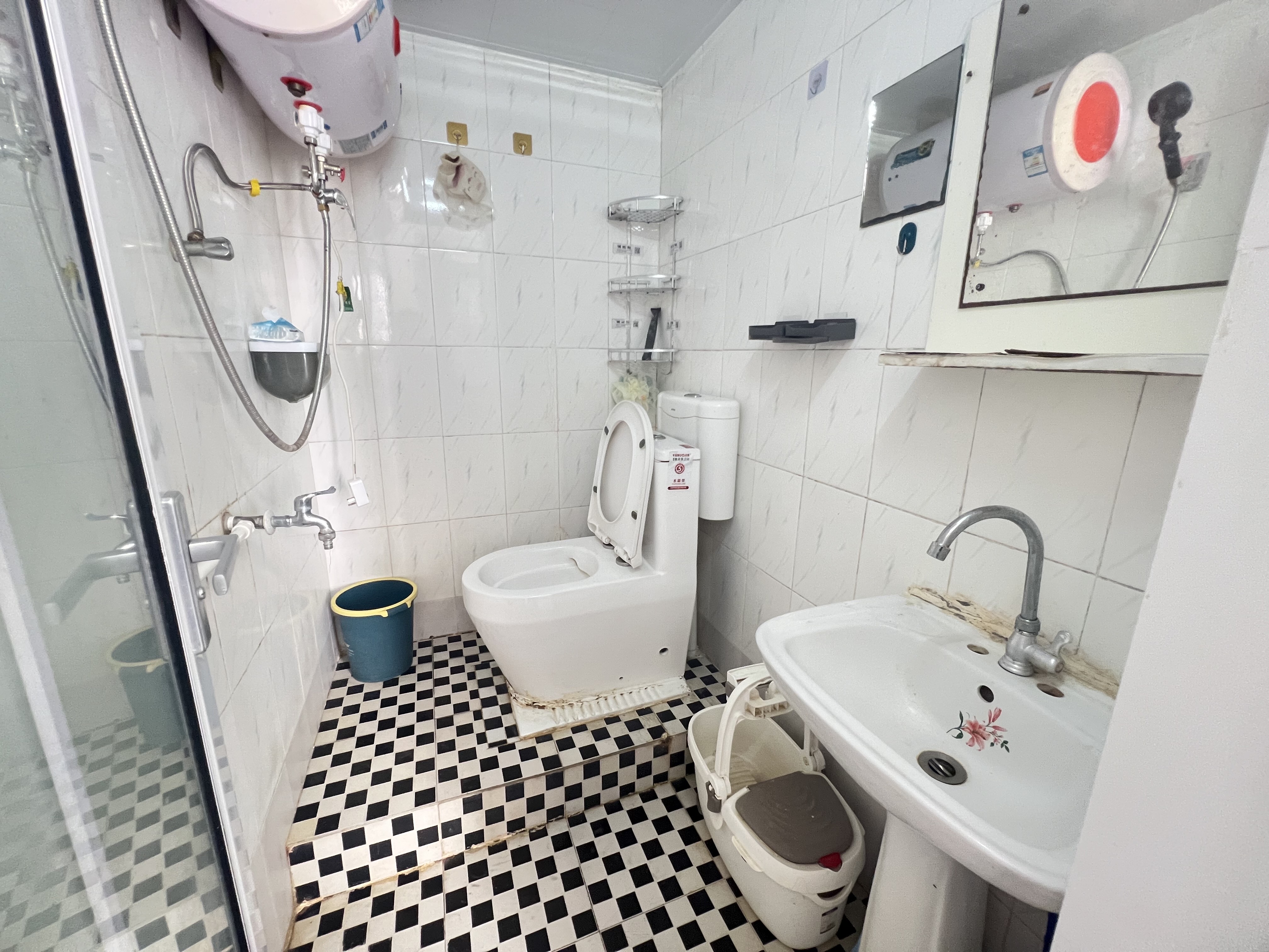 华昌大厦 1室1厅1卫 1500.0元/月 华昌大厦 1室1厅1卫 1500.0元/月室内图