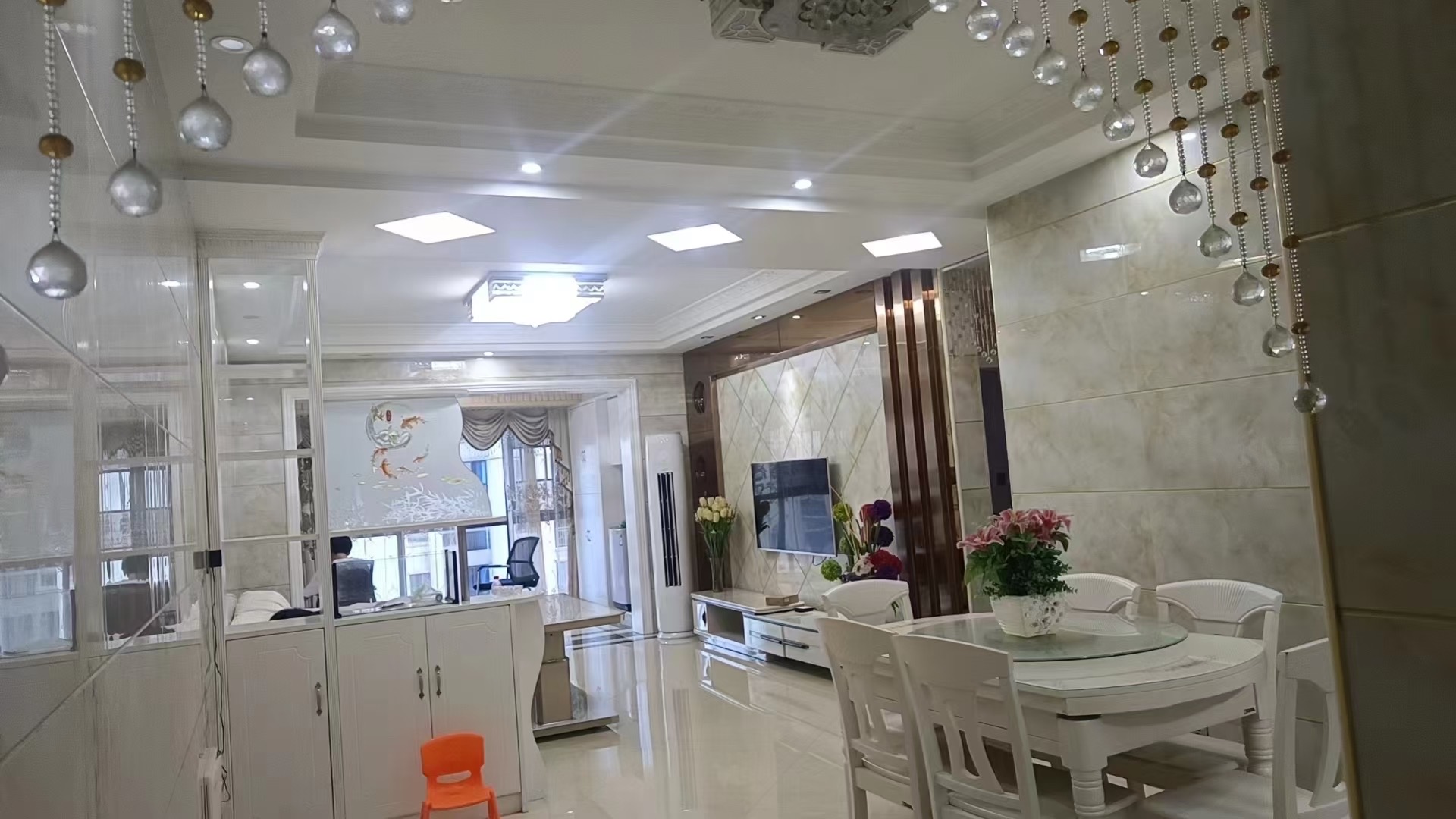 悦江山  3室2厅1卫    1680.0元/月 悦江山  3室2厅1卫    1680.0元/月室内图1