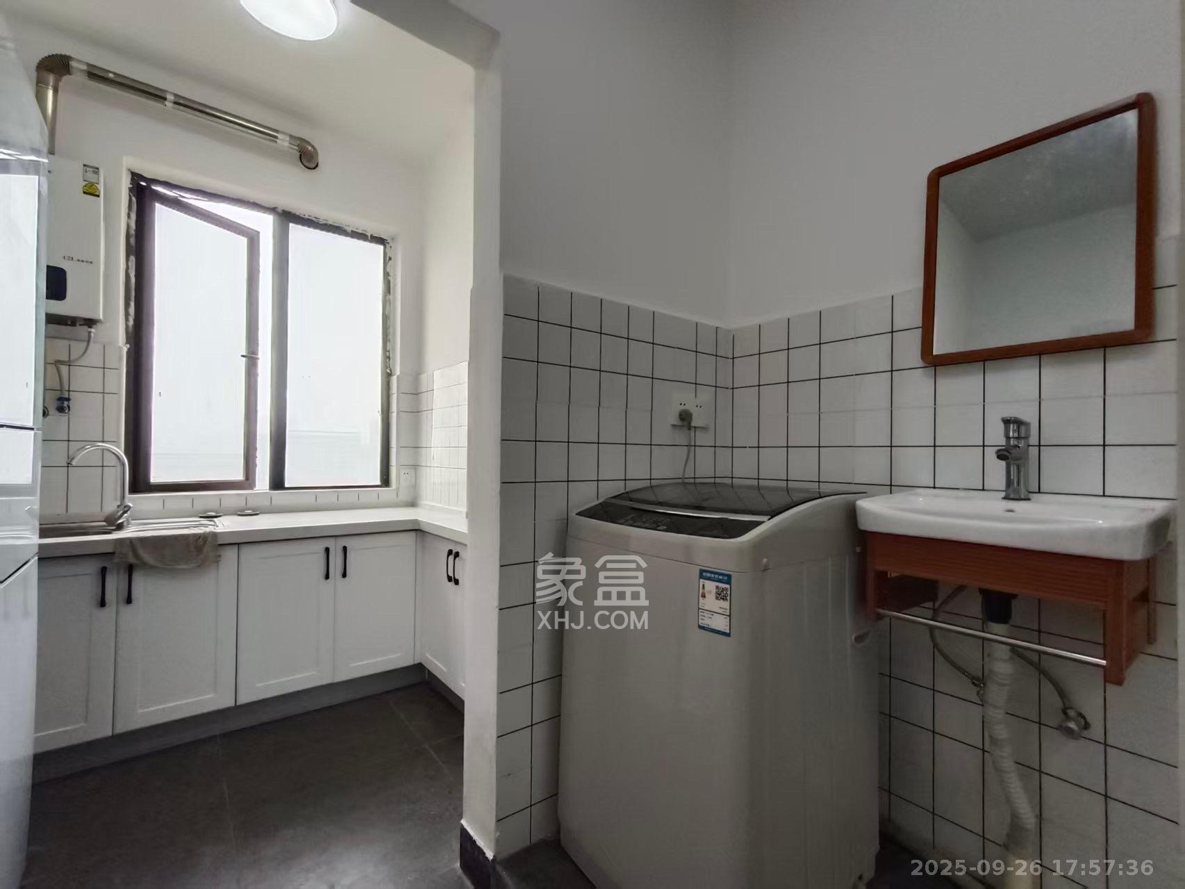 荣盛花语馨苑  4室2厅2卫   3100.00元/月室内图