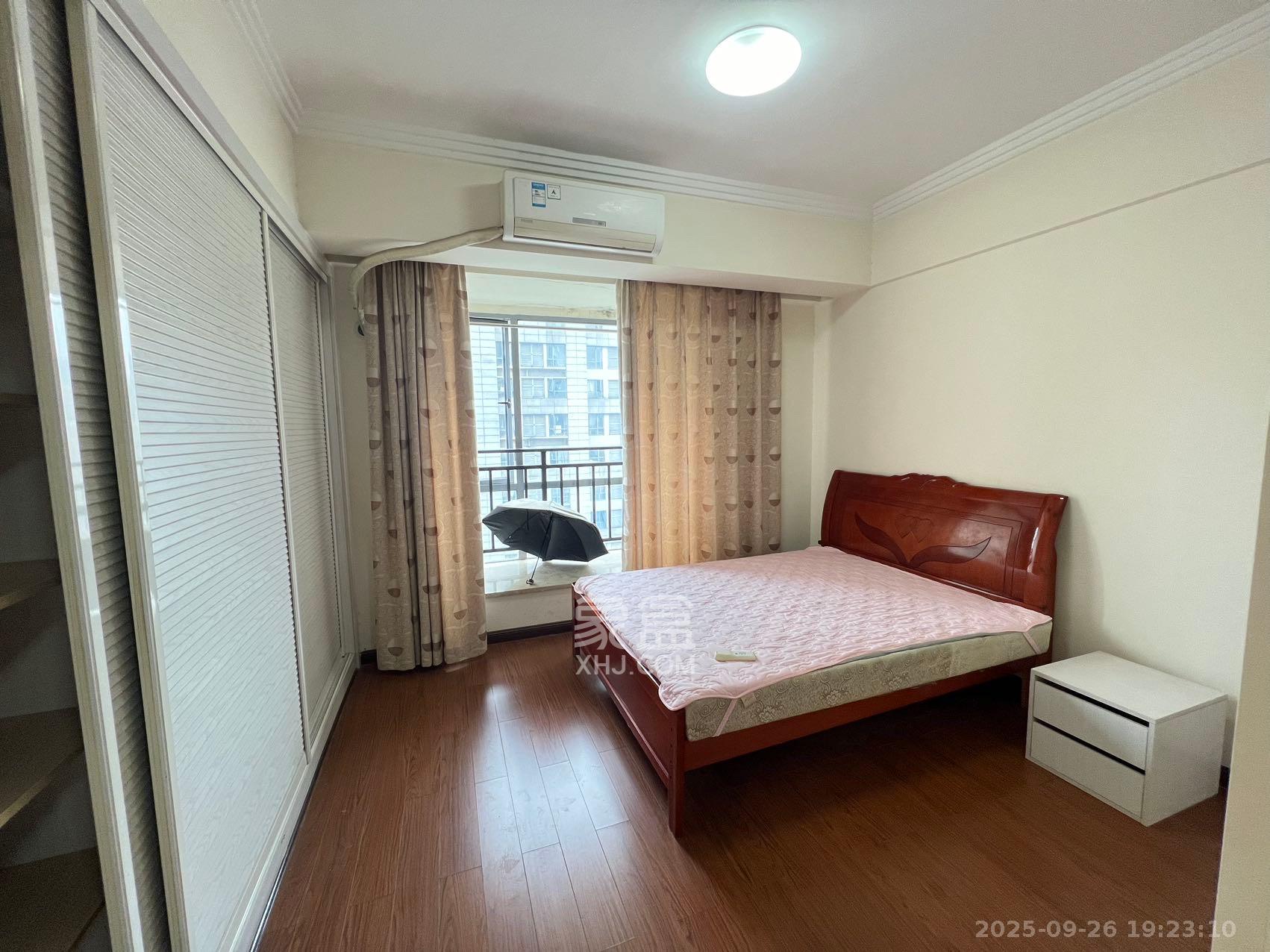 西子一间  1室1厅1卫    1700.0元/月室内图