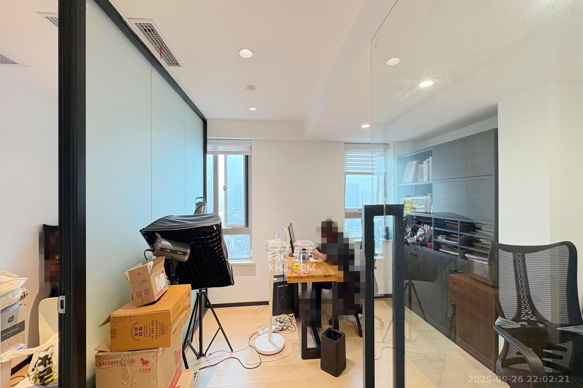 潮宗御苑 4室2厅2卫 280.0万 潮宗御苑 4室2厅2卫 280.0万卧室