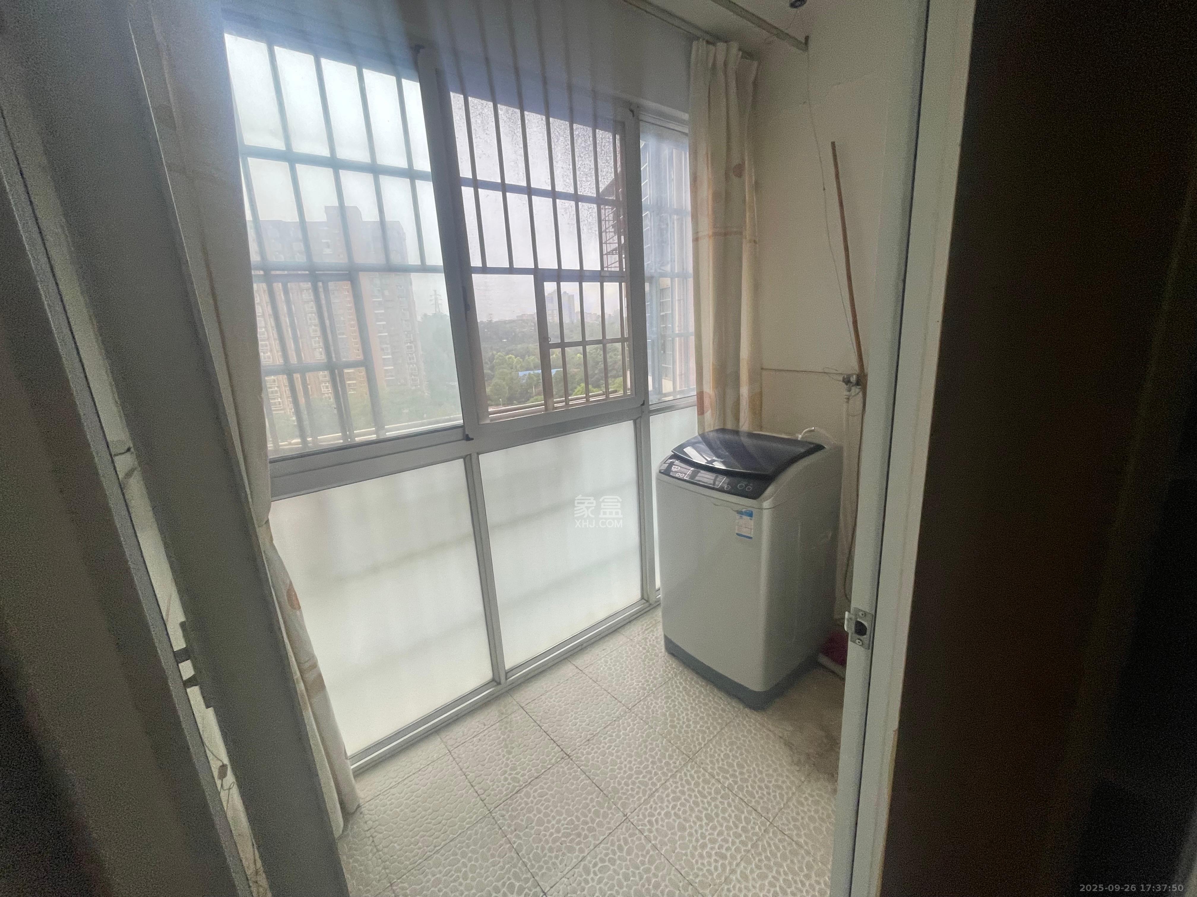 弘欣公寓 3室1厅1卫 1700.0元/月 弘欣公寓 3室1厅1卫 1700.0元/月室内图