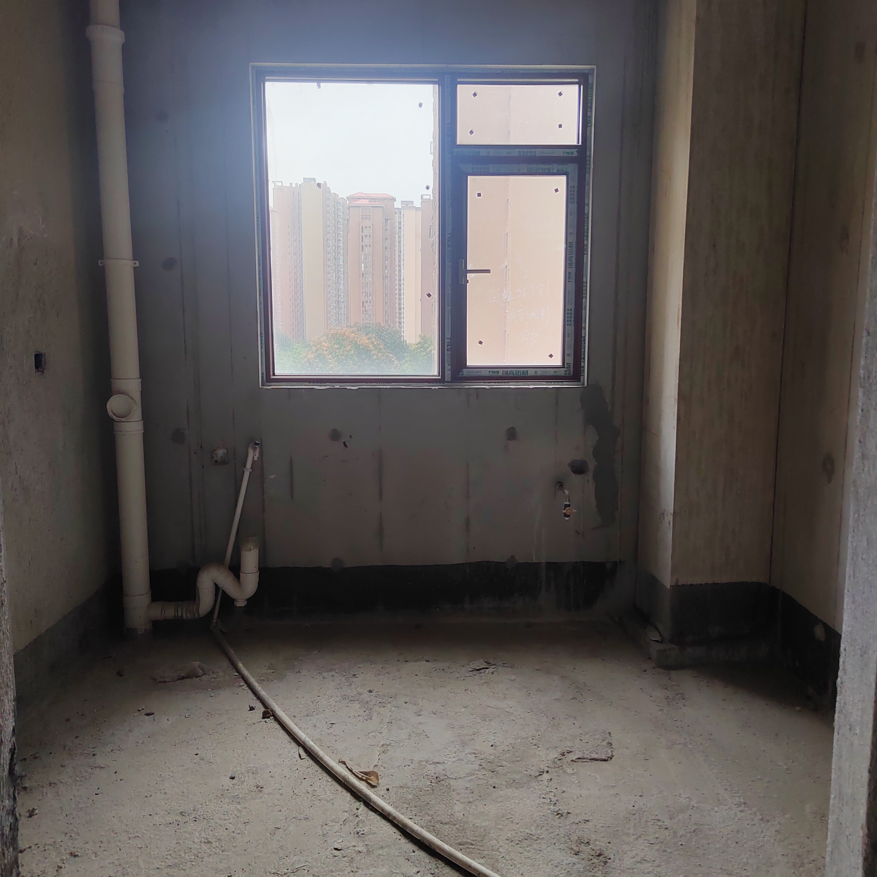 吉大汉珠山府 3室2厅2卫 70.0万 吉大汉珠山府 3室2厅2卫 70.0万客厅