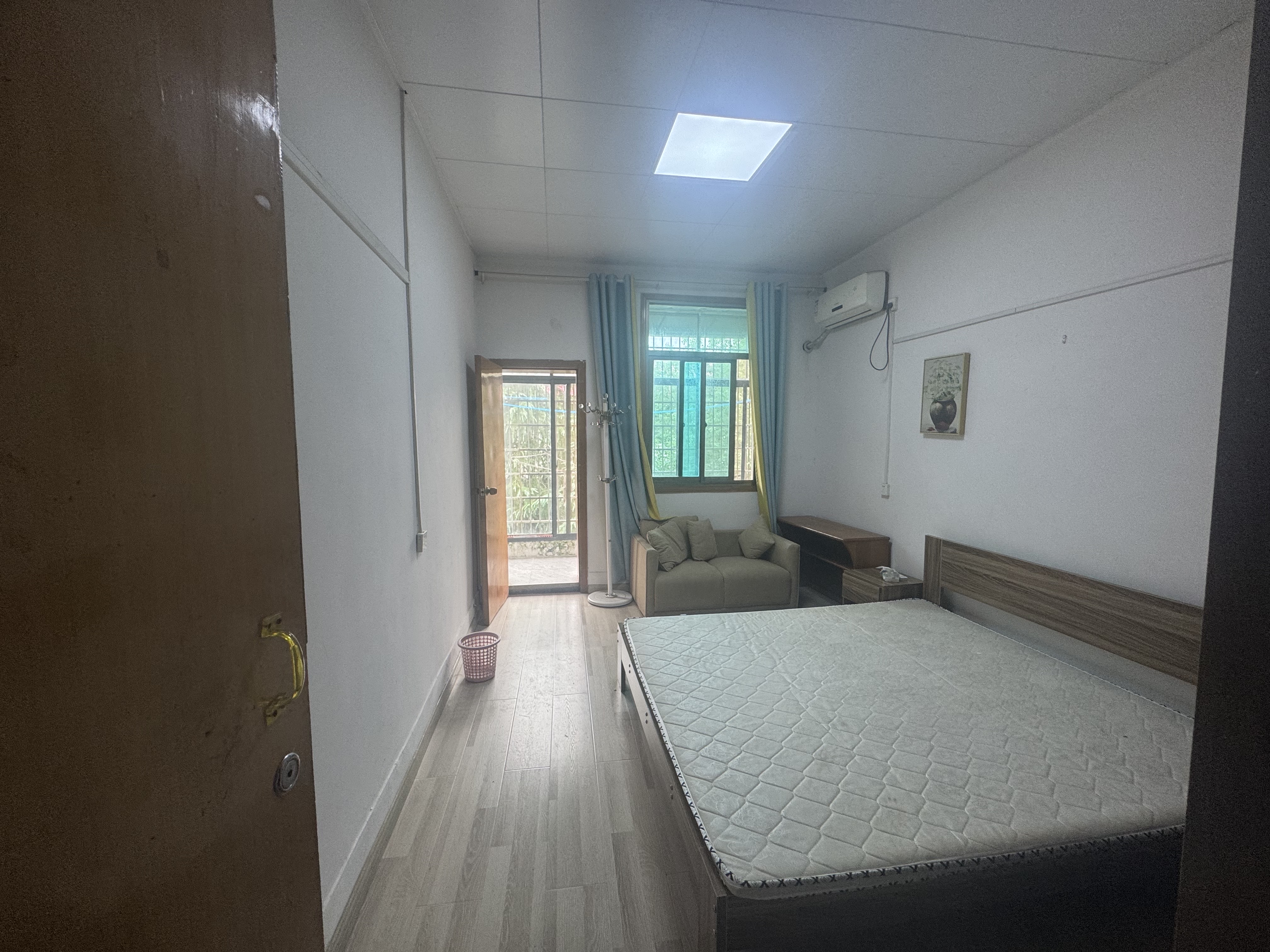 市人大政协机关大院住宅区（老市委）  1室1厅1卫    800.0元/月