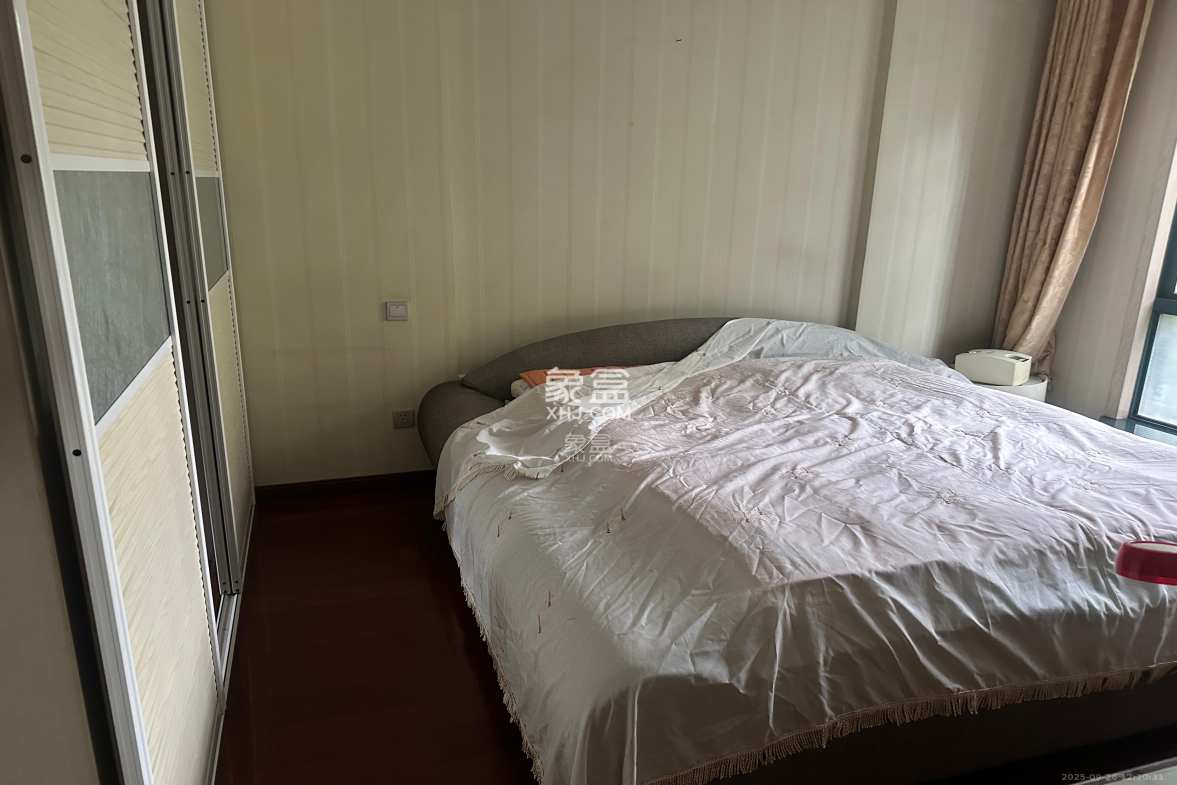 星城世家  3室2厅2卫    3000.0元/月 星城世家  3室2厅2卫    3000.0元/月室内图