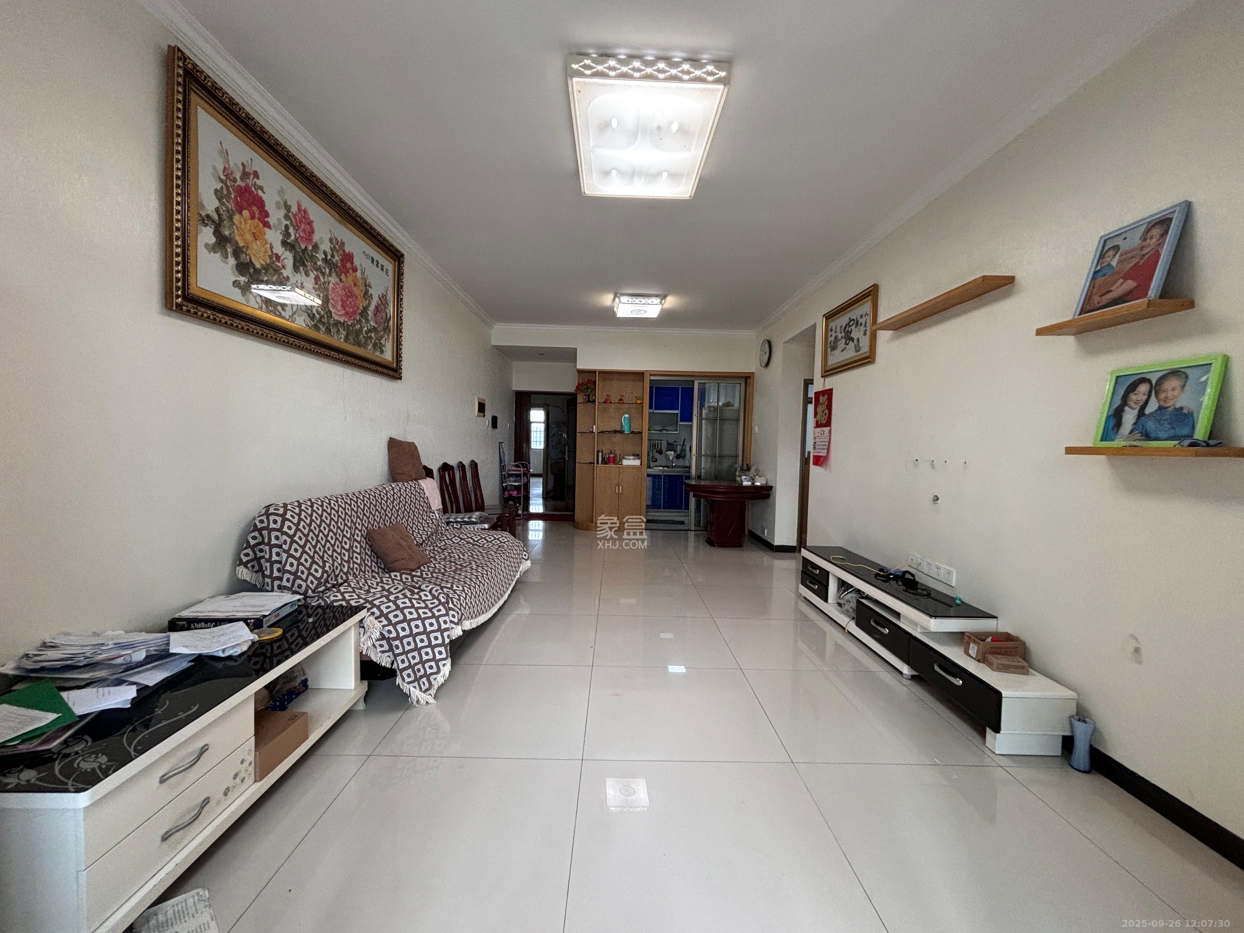 天天向上  3室2厅1卫    2300.0元/月室内图