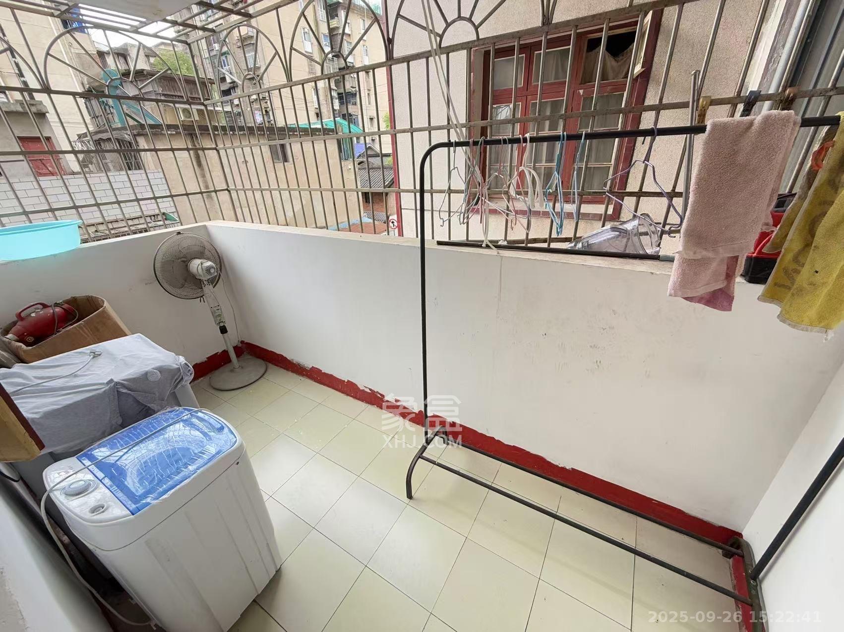 吉景小区 2室1厅1卫 1500.0元/月 吉景小区 2室1厅1卫 1500.0元/月室内图