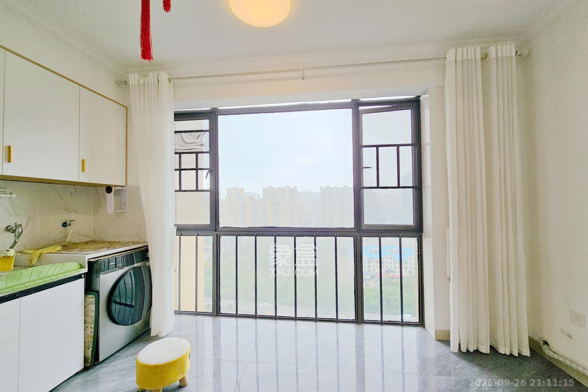 新华都万家城 3室2厅2卫 99.5万 新华都万家城 3室2厅2卫 99.5万阳台