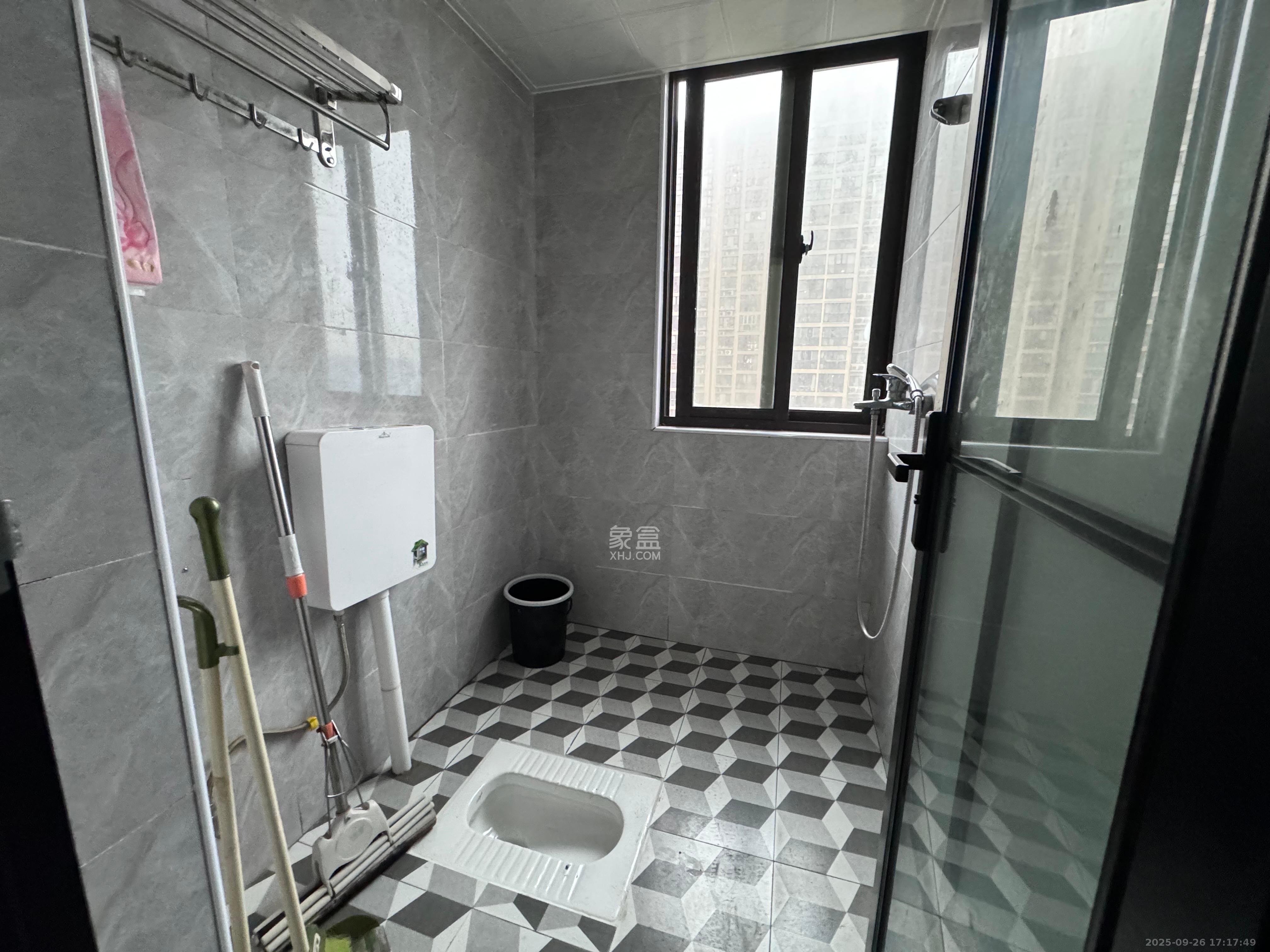 钰龙天下二期(钰龙佳园)  3室2厅2卫    3000.0元/月 钰龙天下二期(钰龙佳园)  3室2厅2卫    3000.0元/月室内图