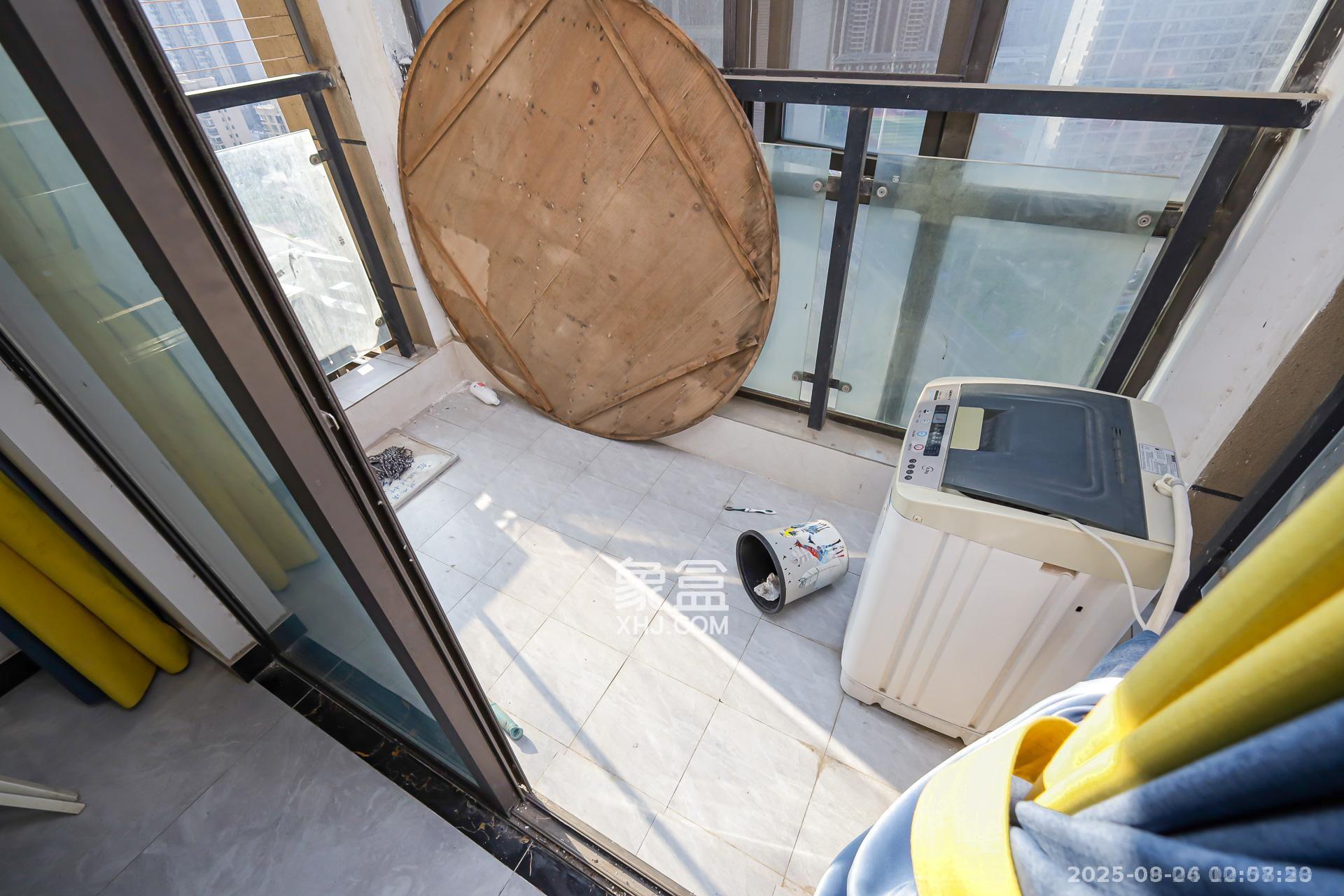 润和滨江府 4室2厅2卫 2500.0元/月 润和滨江府 4室2厅2卫 2500.0元/月室内图