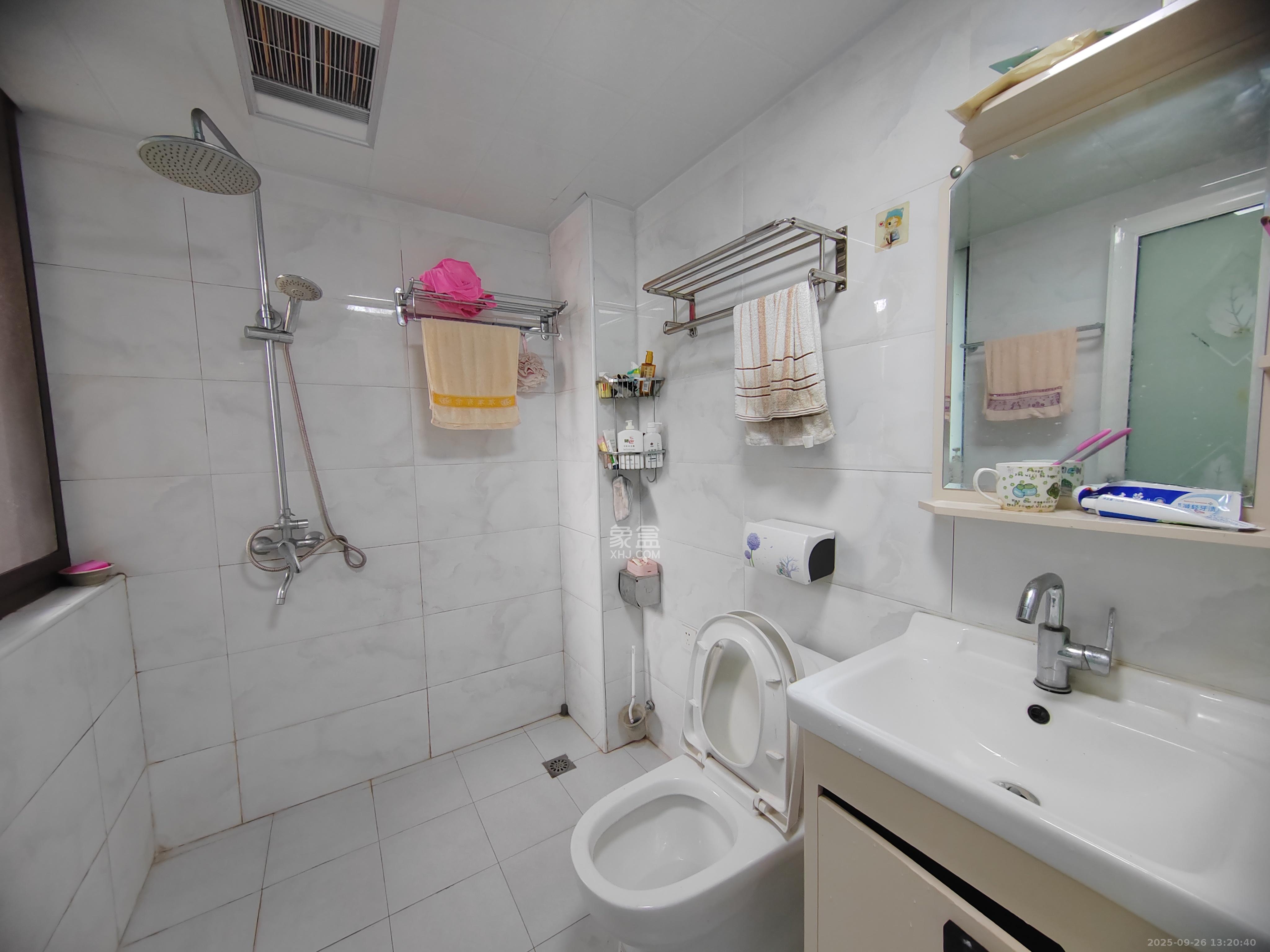 绿地中央广场 3室2厅1卫 3300.0元/月 绿地中央广场 3室2厅1卫 3300.0元/月室内图