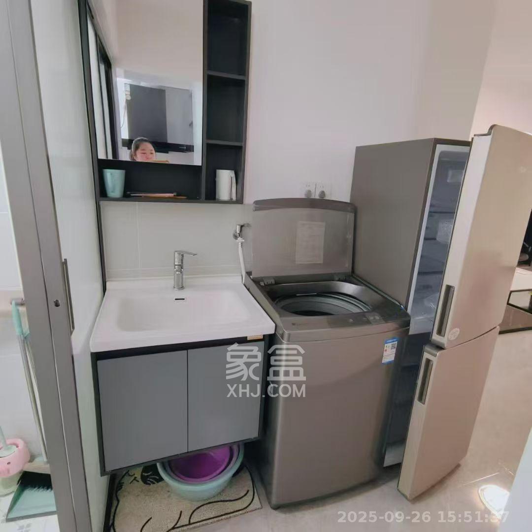 里仁巷22号工商联宿舍 1室1厅1卫 1600.0元/月 里仁巷22号工商联宿舍 1室1厅1卫 1600.0元/月室内图