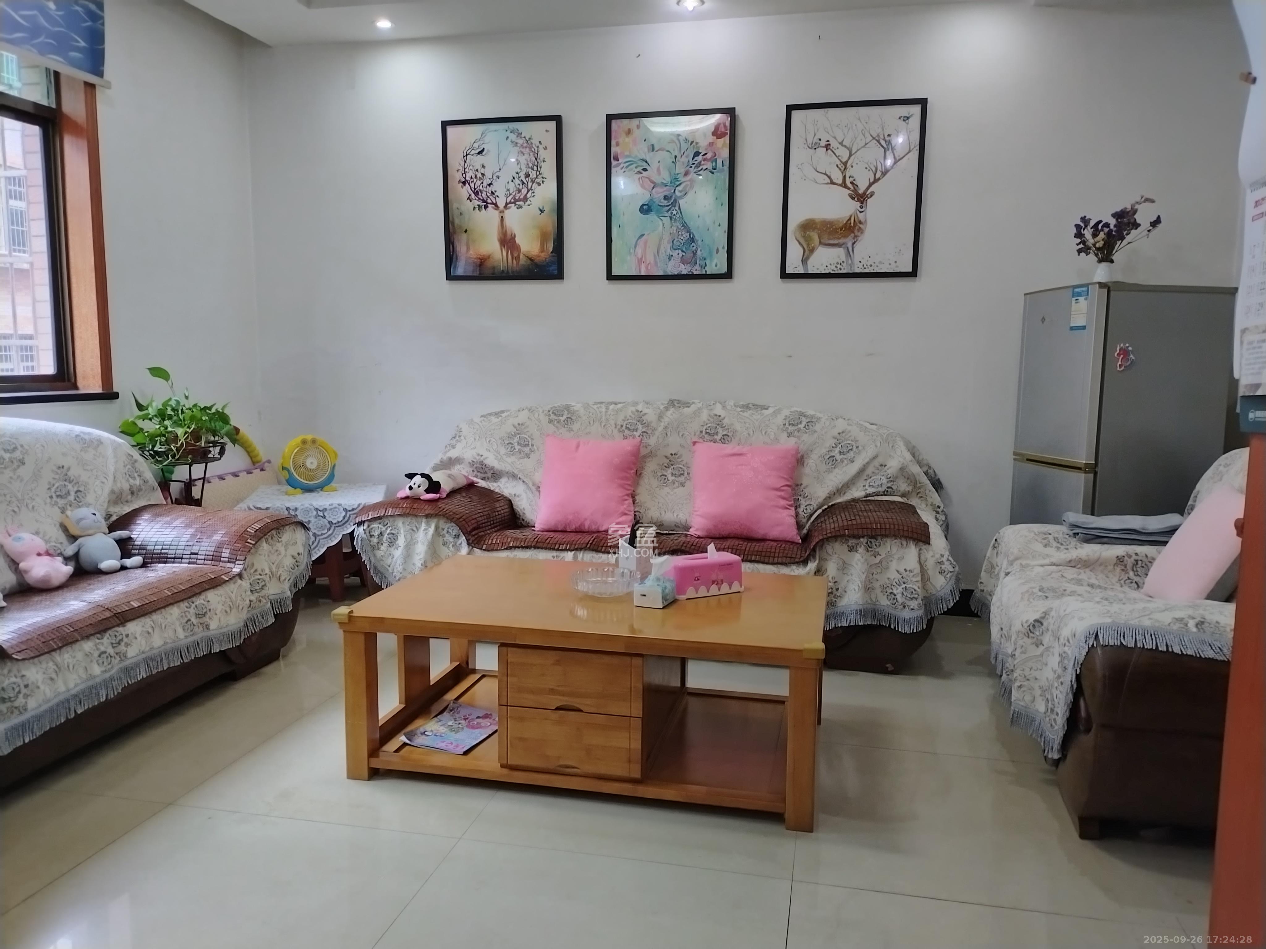 城东安置区(星城社区) 3室2厅1卫 1600.0元/月 城东安置区(星城社区) 3室2厅1卫 1600.0元/月室内图