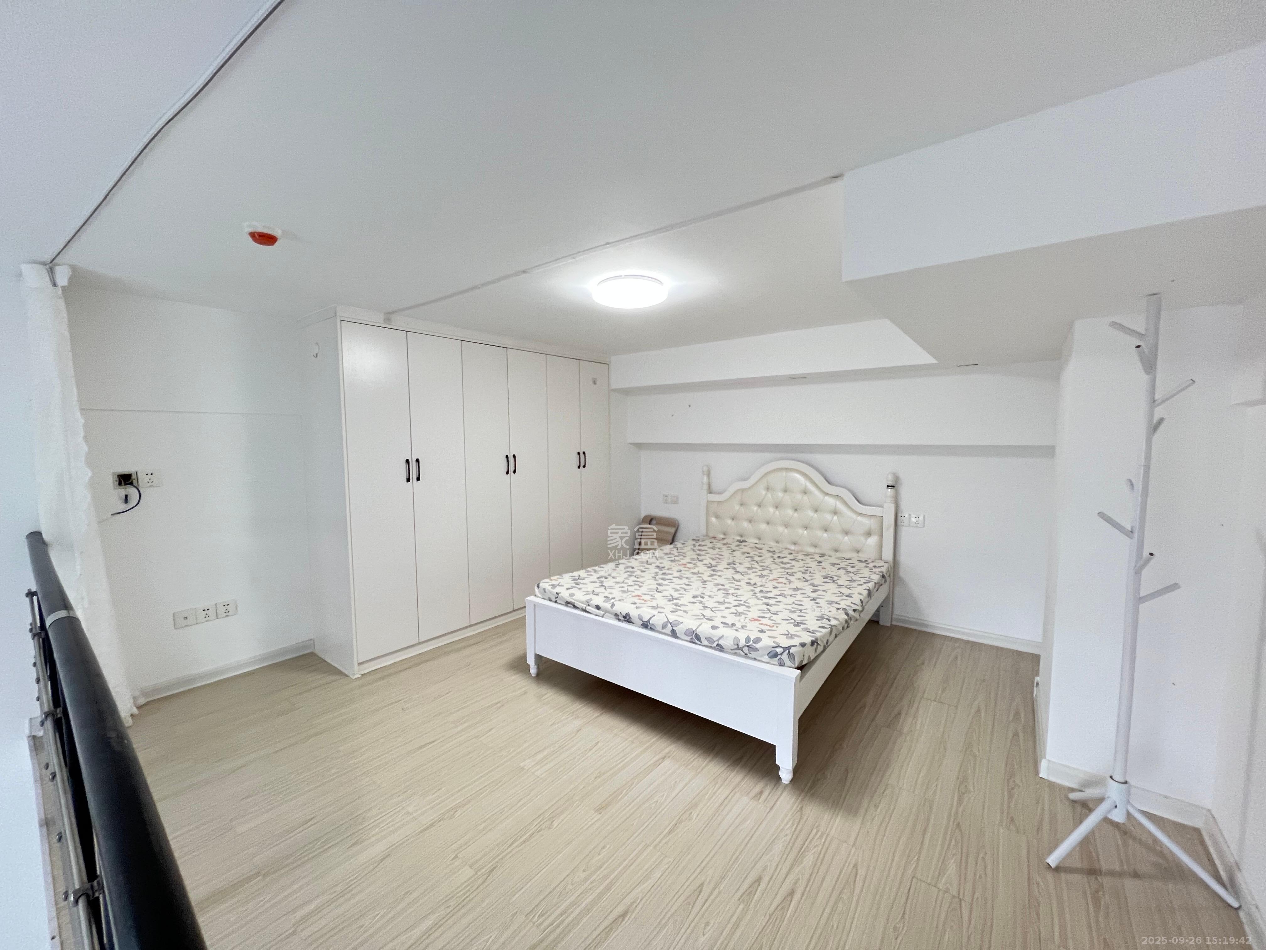 荣盛花语书苑 1室1厅1卫 1800.0元/月 荣盛花语书苑 1室1厅1卫 1800.0元/月室内图