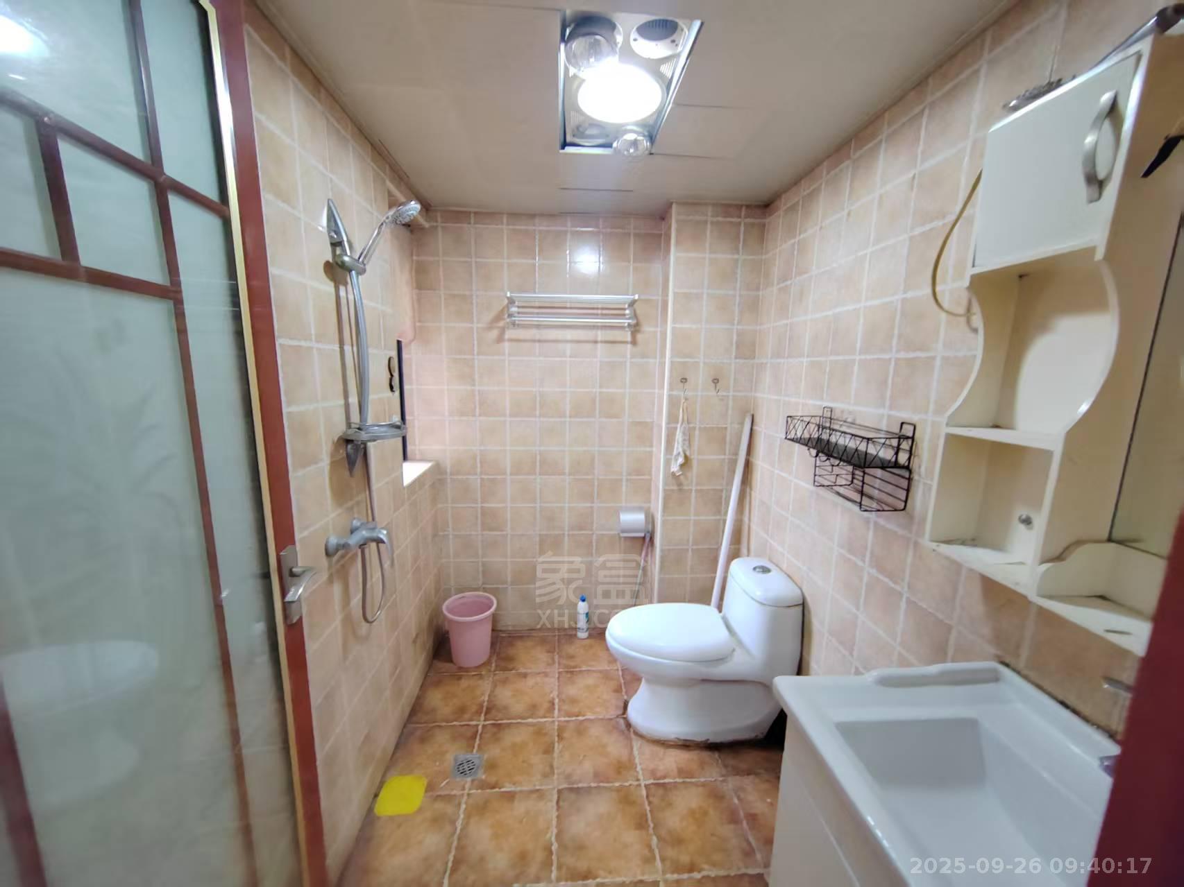 流金岁月-华晨国际 2室2厅1卫 1700.0元/月 流金岁月-华晨国际 2室2厅1卫 1700.0元/月室内图