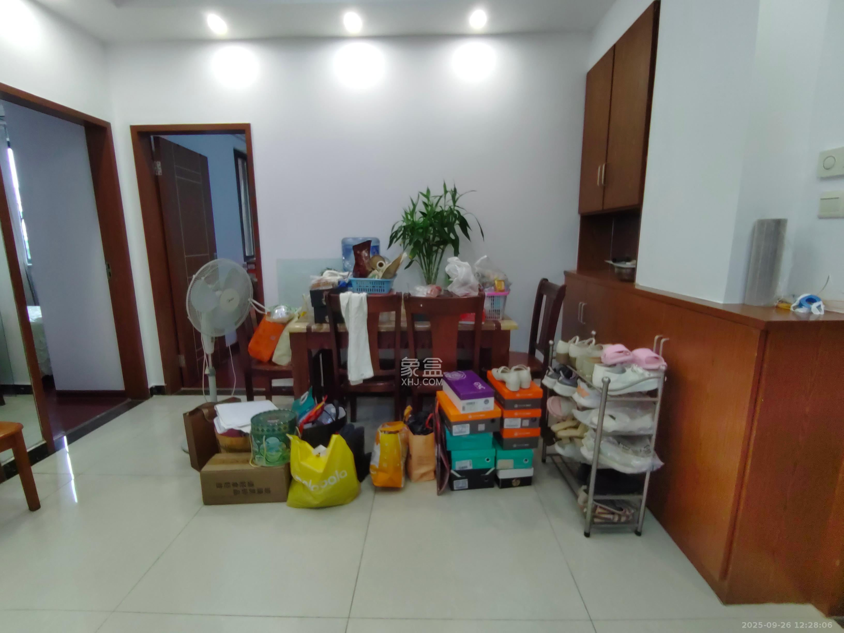 瑞都华庭(华庭美苑) 3室2厅1卫 2100.0元/月 瑞都华庭(华庭美苑) 3室2厅1卫 2100.0元/月室内图