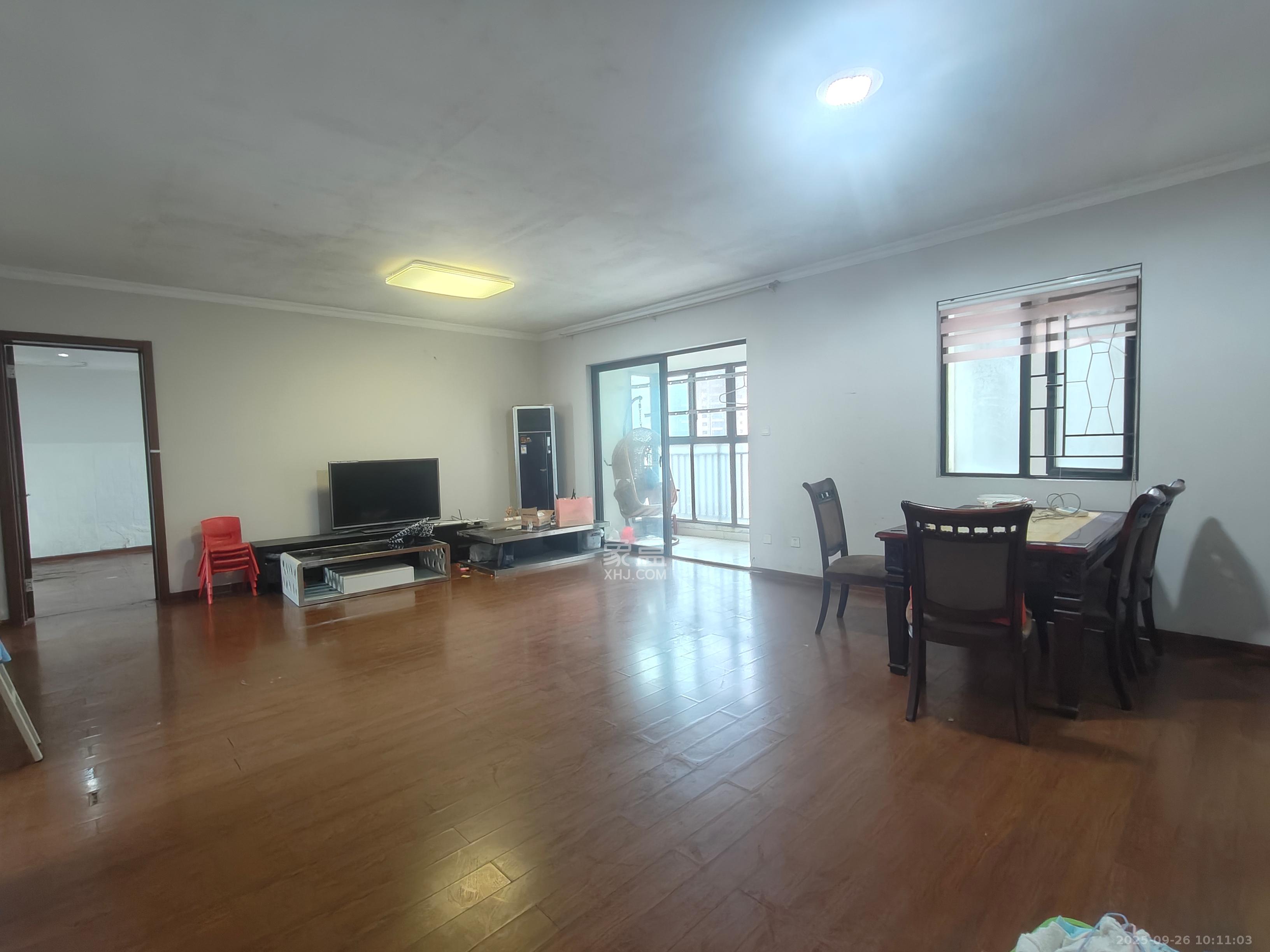 万科城市花园 3室2厅2卫 2400.0元/月 万科城市花园 3室2厅2卫 2400.0元/月室内图