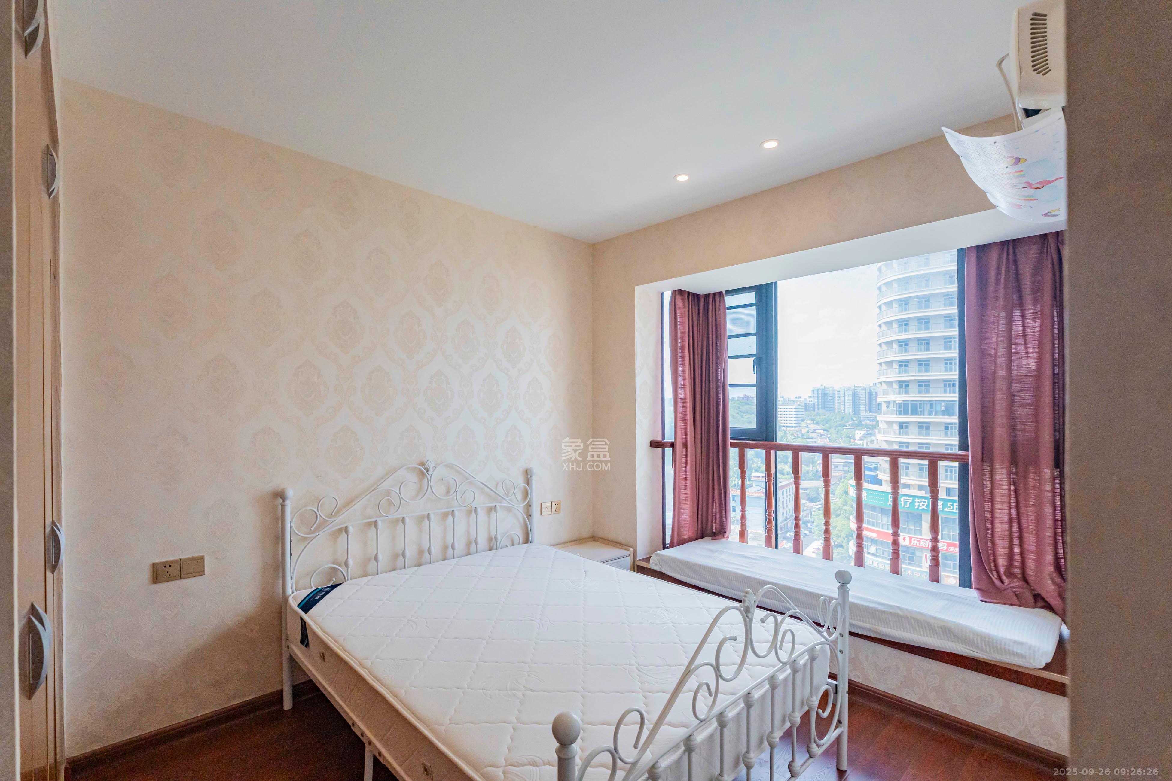 藏珑湖上国际花园 3室2厅2卫 3000.0元/月 藏珑湖上国际花园 3室2厅2卫 3000.0元/月室内图