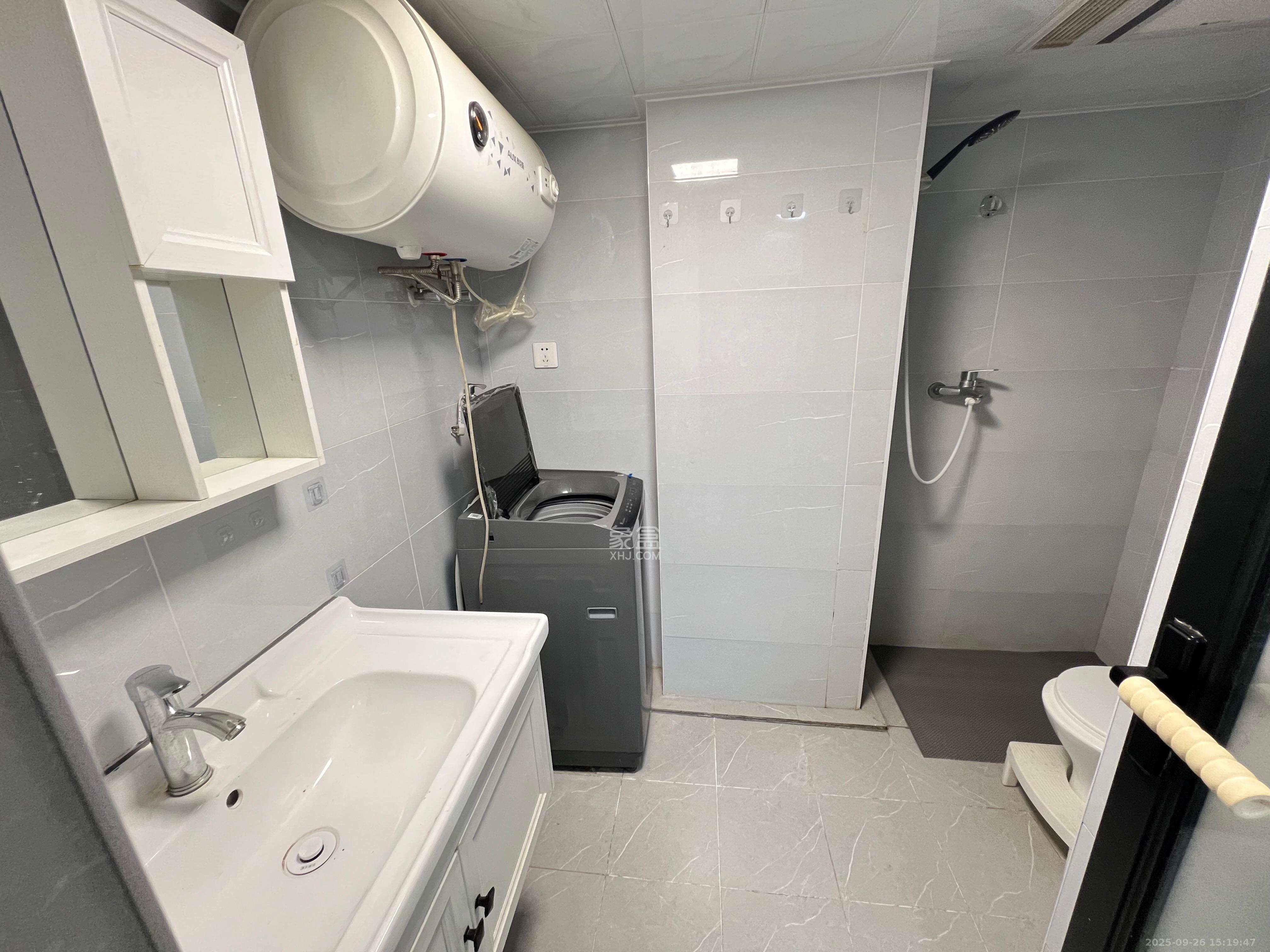 荣盛花语书苑 1室1厅1卫 1800.0元/月 荣盛花语书苑 1室1厅1卫 1800.0元/月室内图