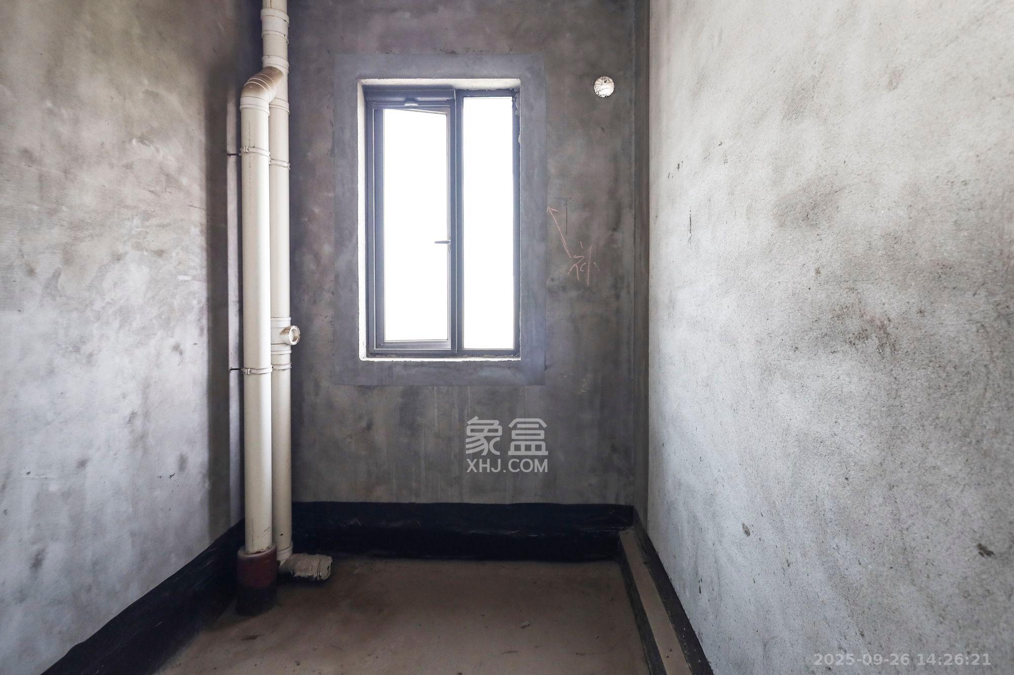 湘诚德峰小区A区 3室2厅1卫 1000.0元/月 湘诚德峰小区A区 3室2厅1卫 1000.0元/月室内图