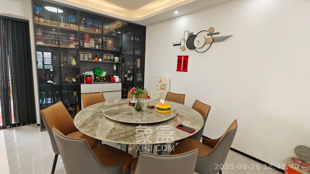 潮宗御苑 4室2厅2卫 14800.0元/月 潮宗御苑 4室2厅2卫 14800.0元/月室内图