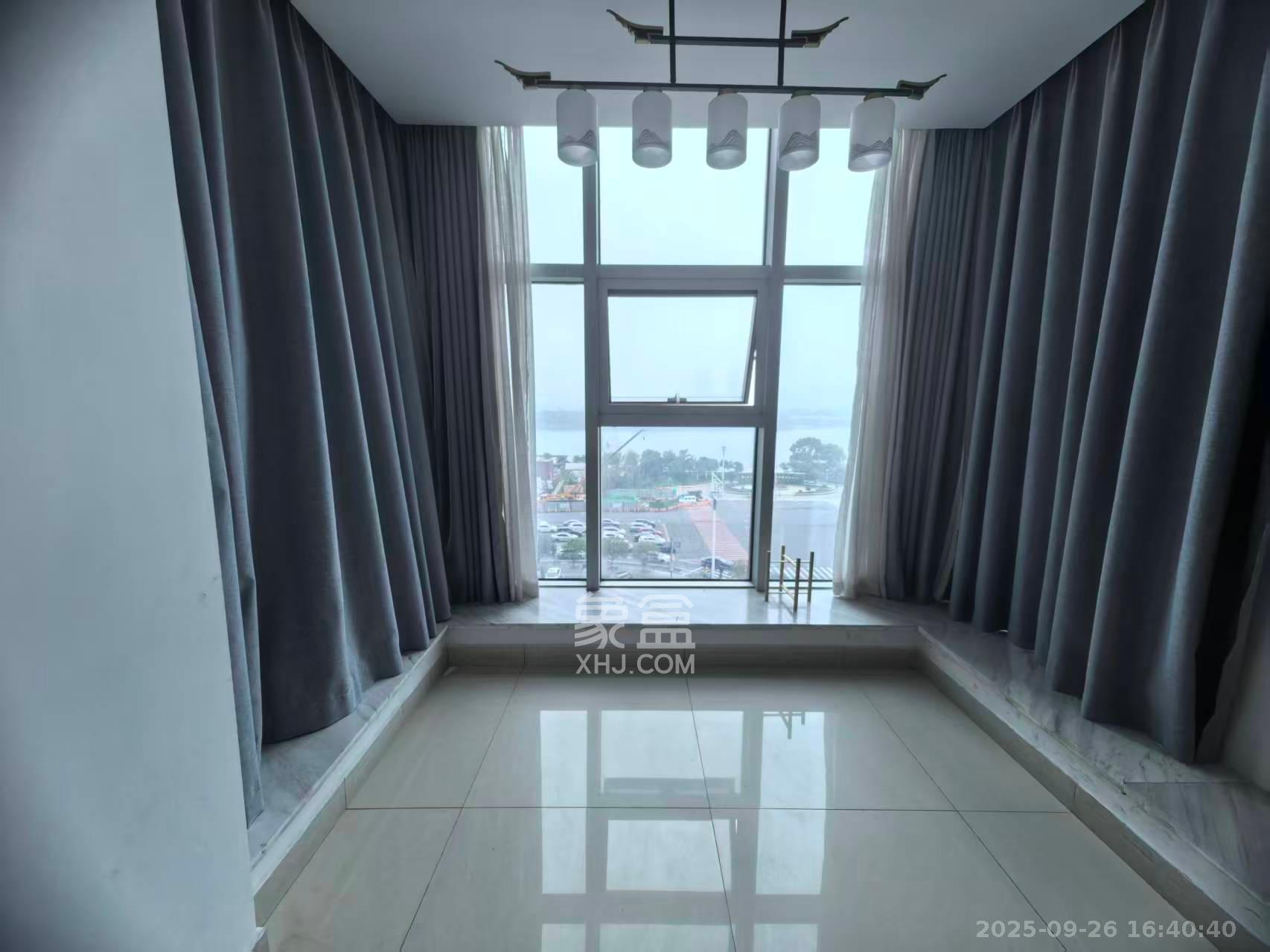 潮宗御苑 1室1厅1卫 3400.0元/月 潮宗御苑 1室1厅1卫 3400.0元/月室内图