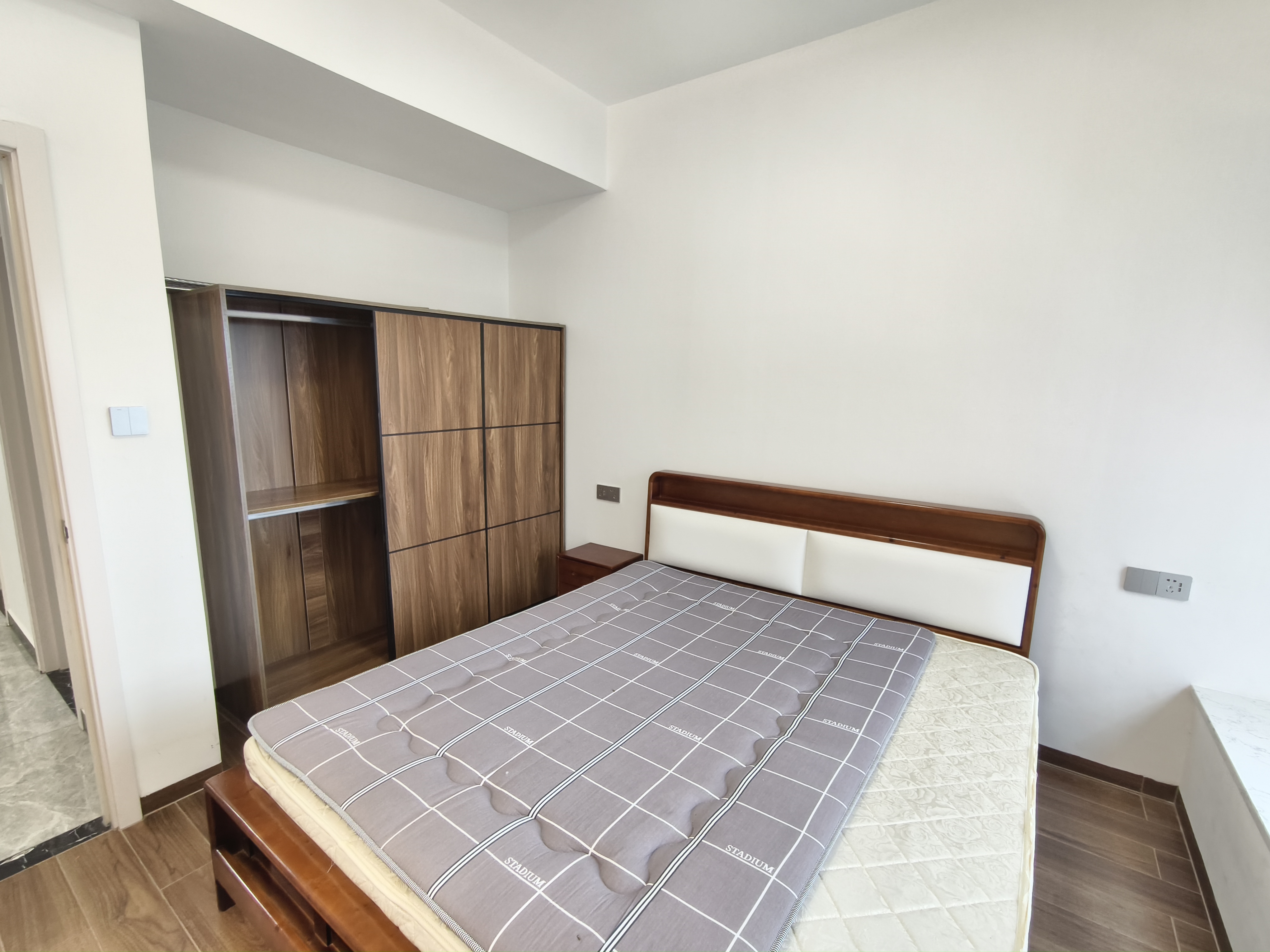 华润中心  2室2厅1卫    4000.0元/月室内图