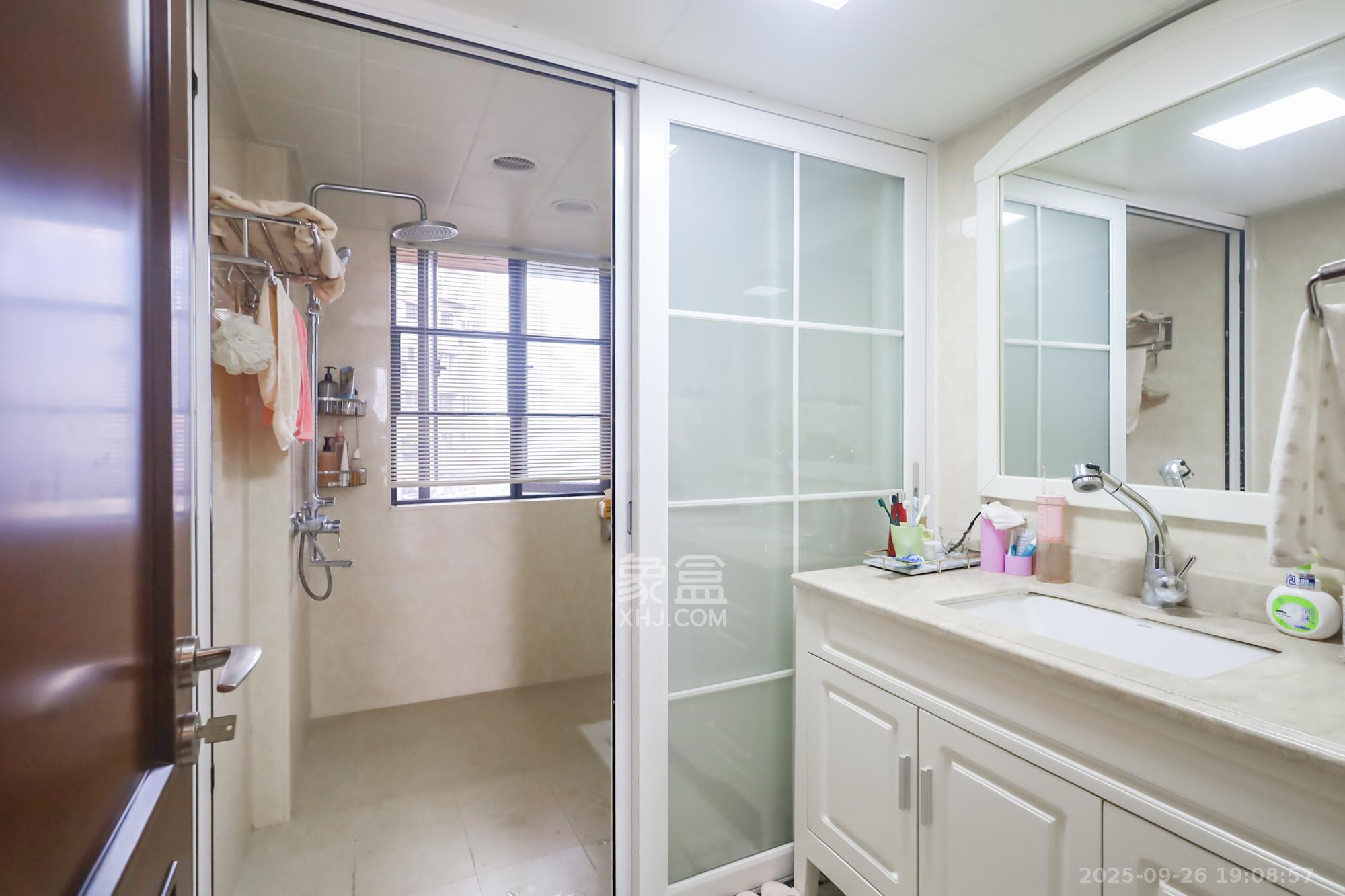 山水誉峰 4室2厅2卫 210.0万 山水誉峰 4室2厅2卫 210.0万卫生间