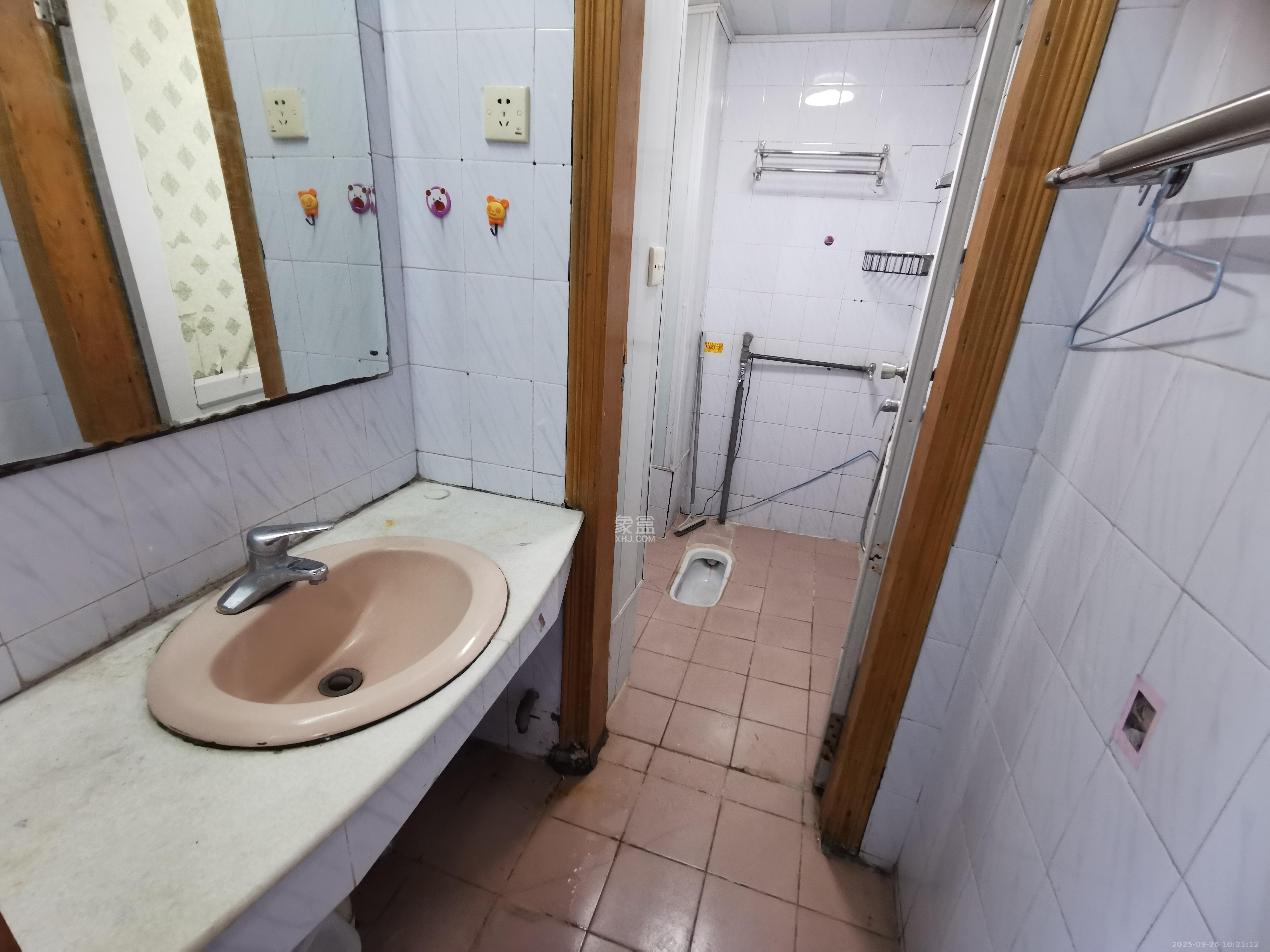 市政府小区（凤凰台巷66号）  3室2厅1卫    2900.0元/月室内图