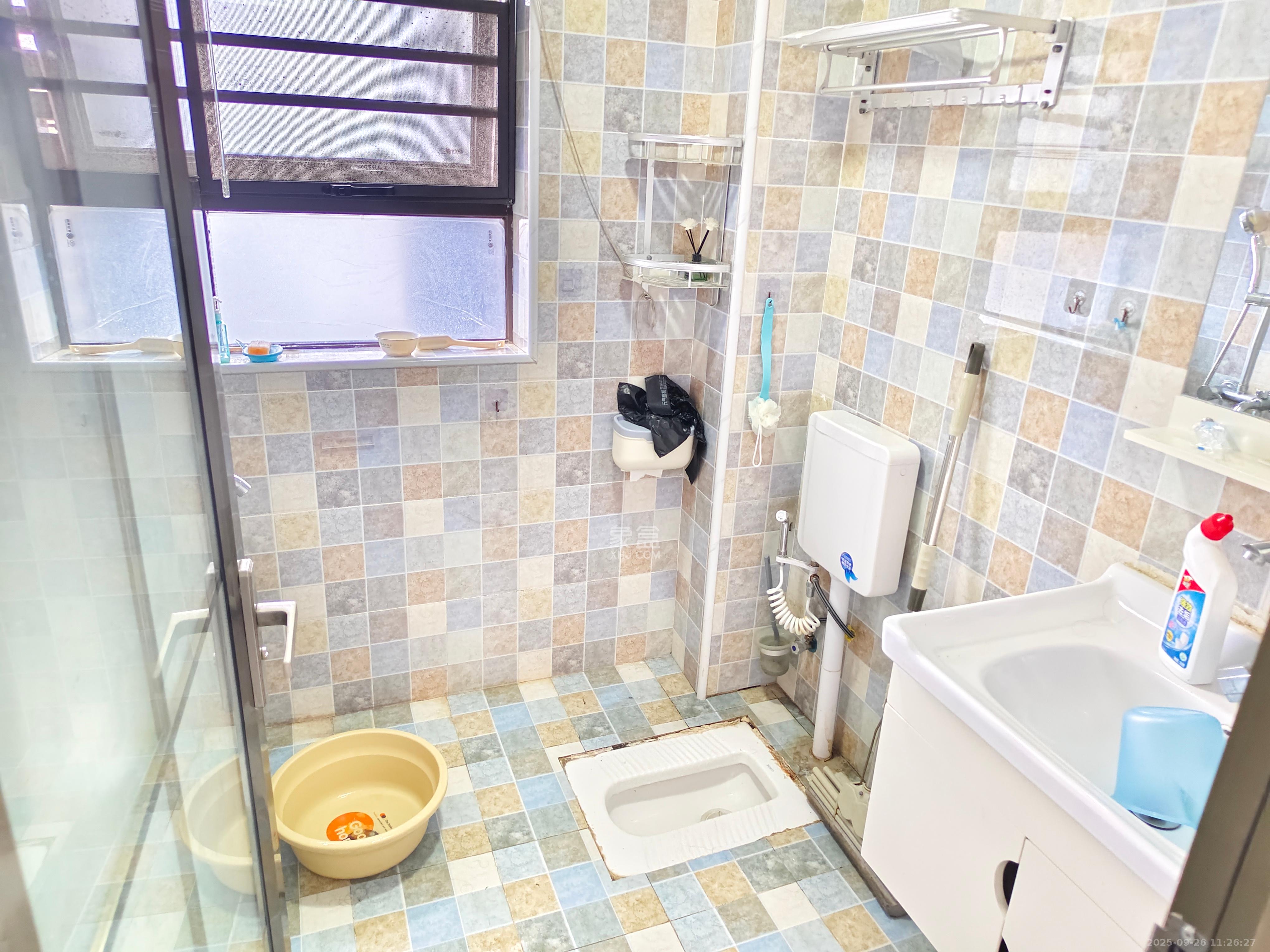 洋湖18克拉（旷远洋湖18克拉）  3室1厅1卫    2700.0元/月室内图