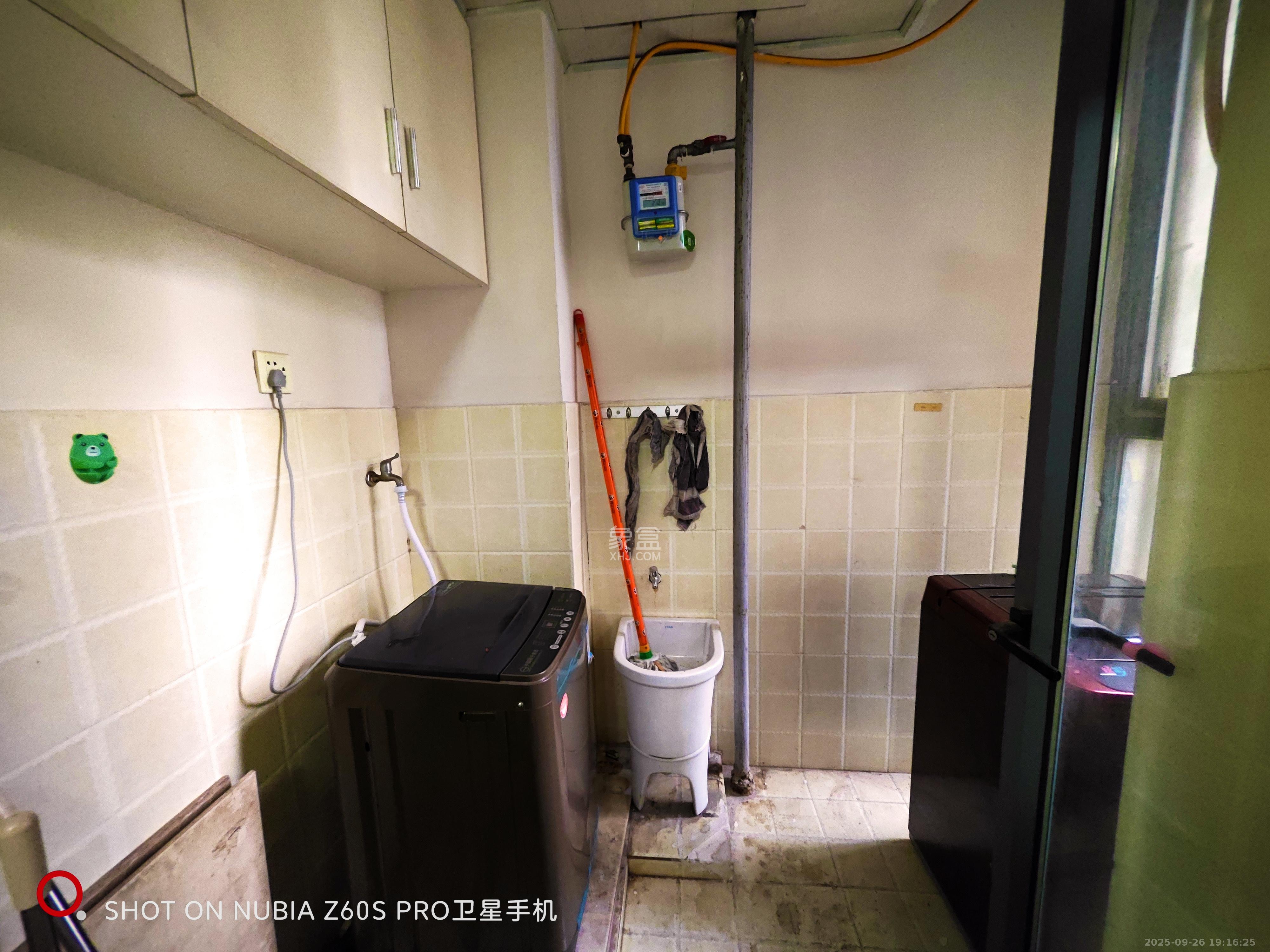 湘域中央  2室1厅1卫    2800.0元/月室内图