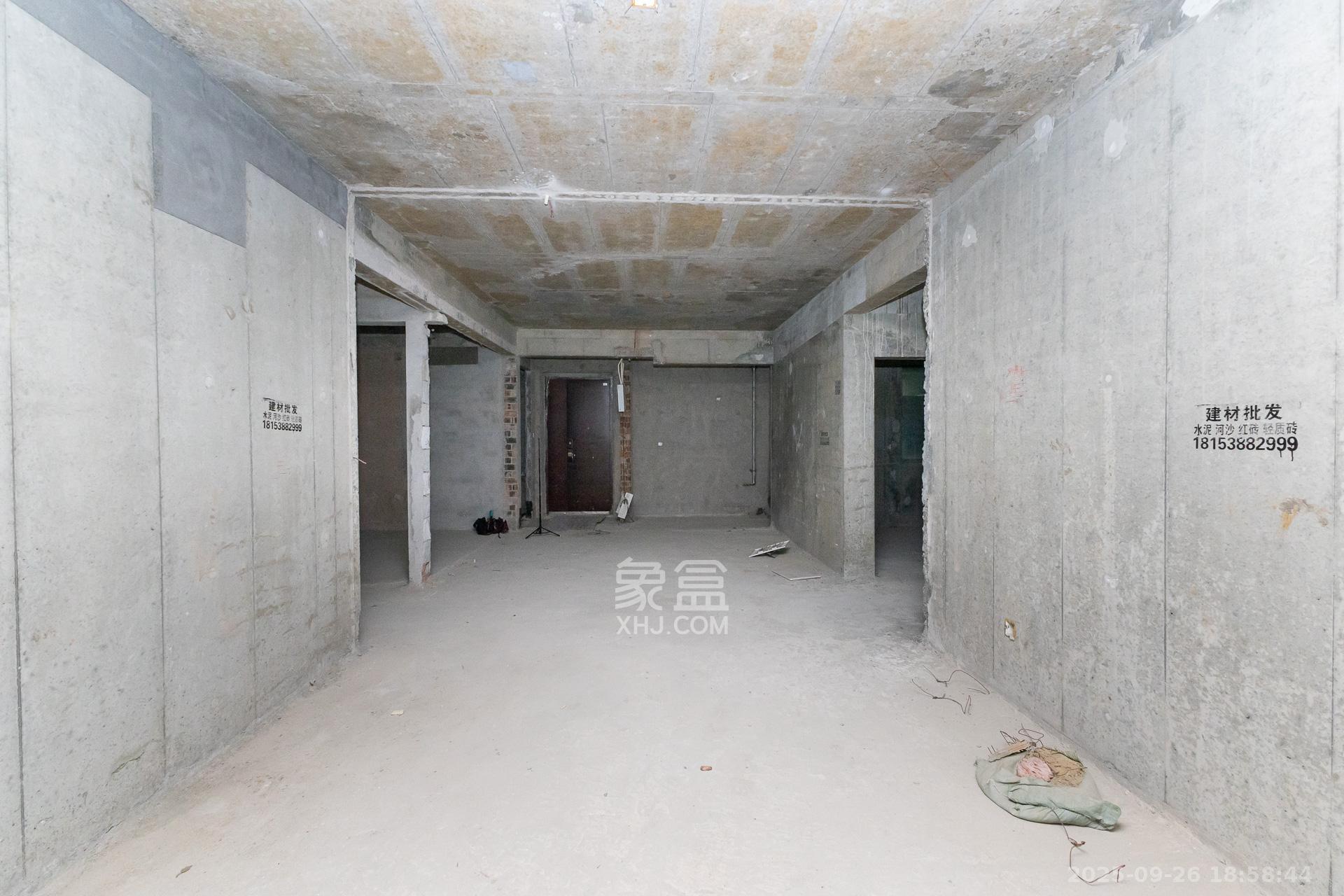 润和湘江天地C区 4室2厅2卫 135.0万 润和湘江天地C区 4室2厅2卫 135.0万客厅