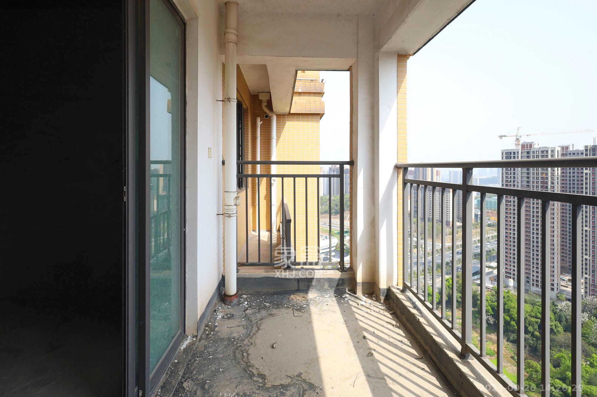 湘诚德峰小区A区 3室2厅1卫 1000.0元/月 湘诚德峰小区A区 3室2厅1卫 1000.0元/月室内图